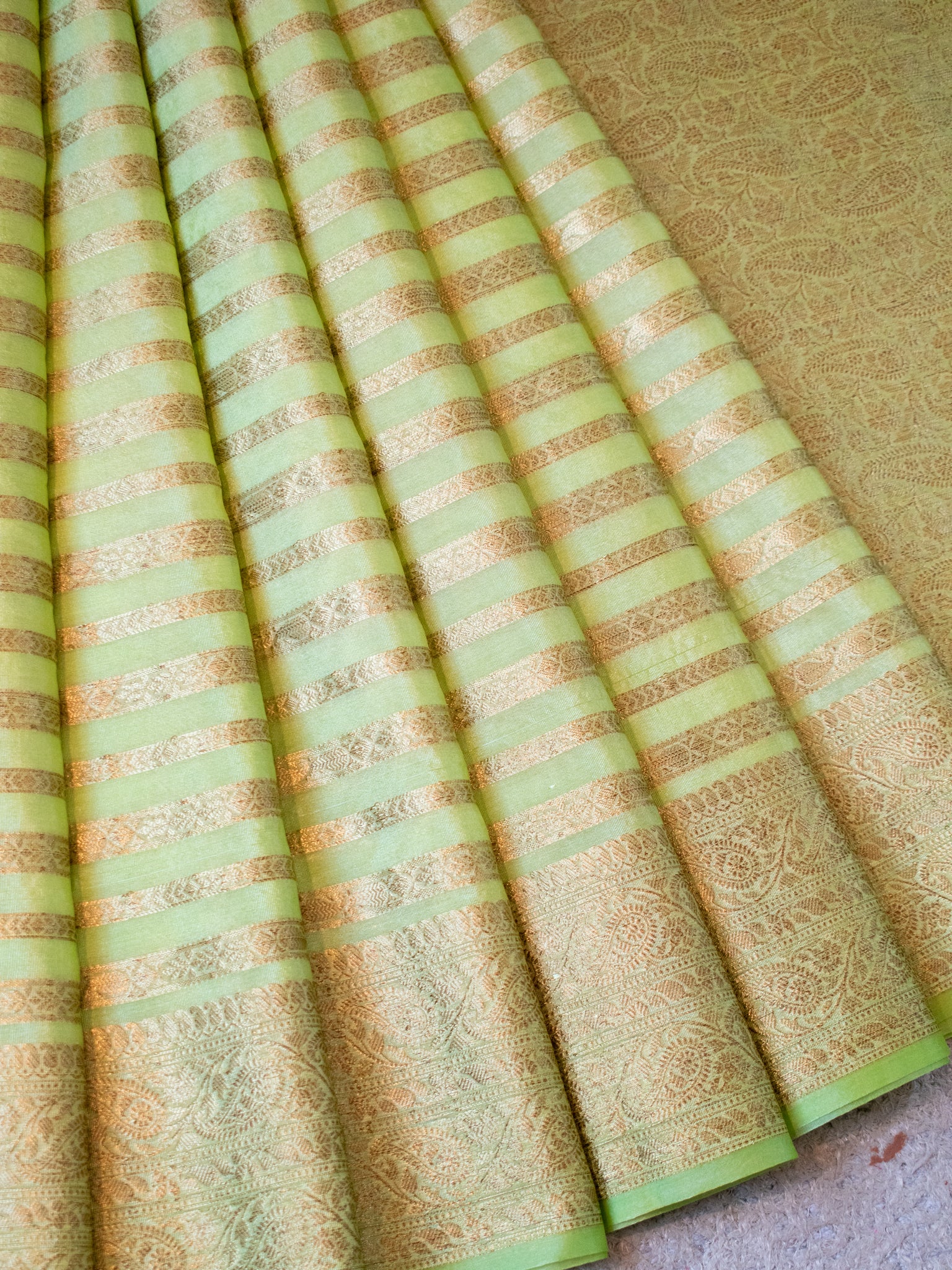 Banarasi Semi Cotton Saree Antique Weaving &  Border- Green
