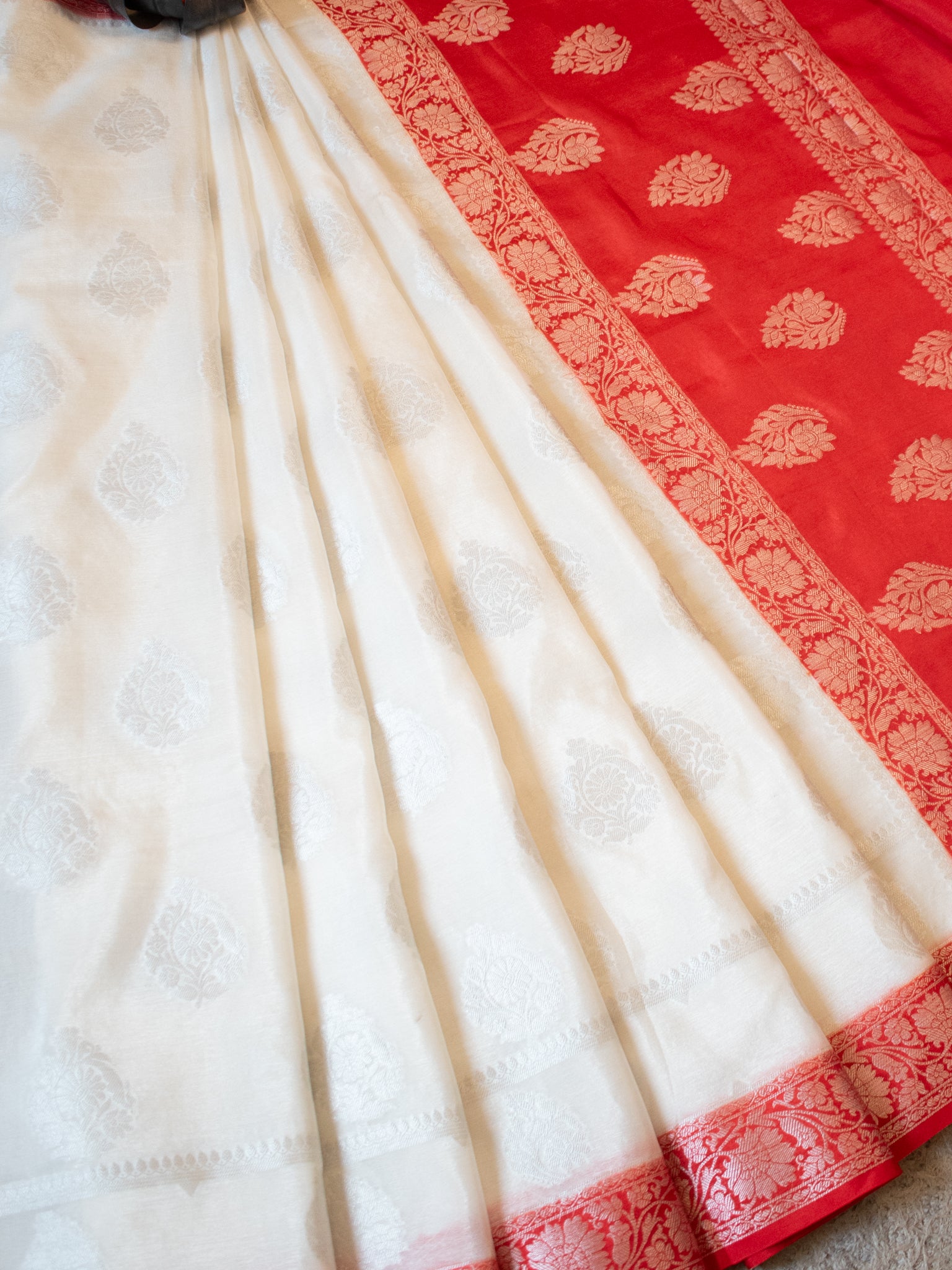 Banarasi Dupion Warm Silk Saree With Silver Buta & Contrast Border- White