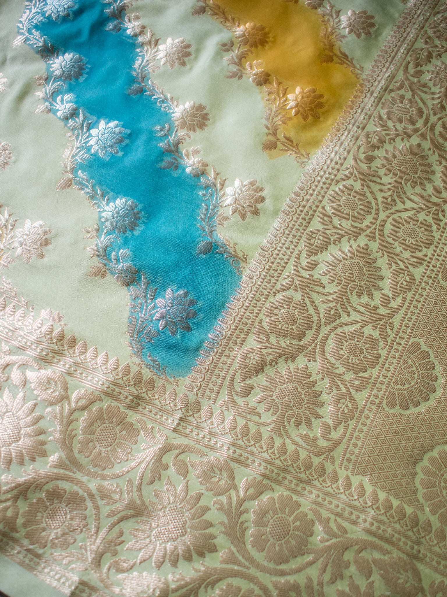 Banarasi Cotton Silk Saree With Zari Weaving & Border - Green