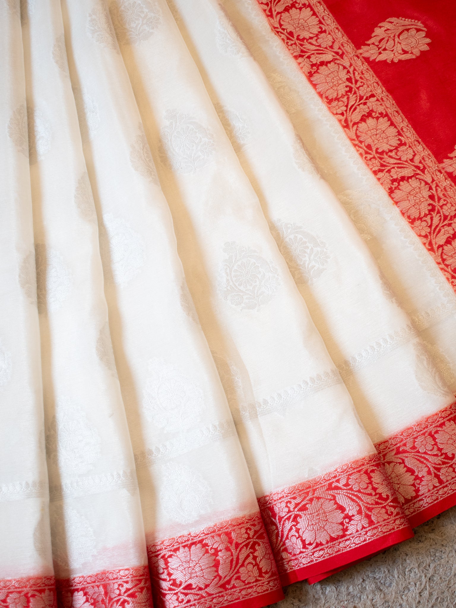 Banarasi Dupion Warm Silk Saree With Silver Buta & Contrast Border- White