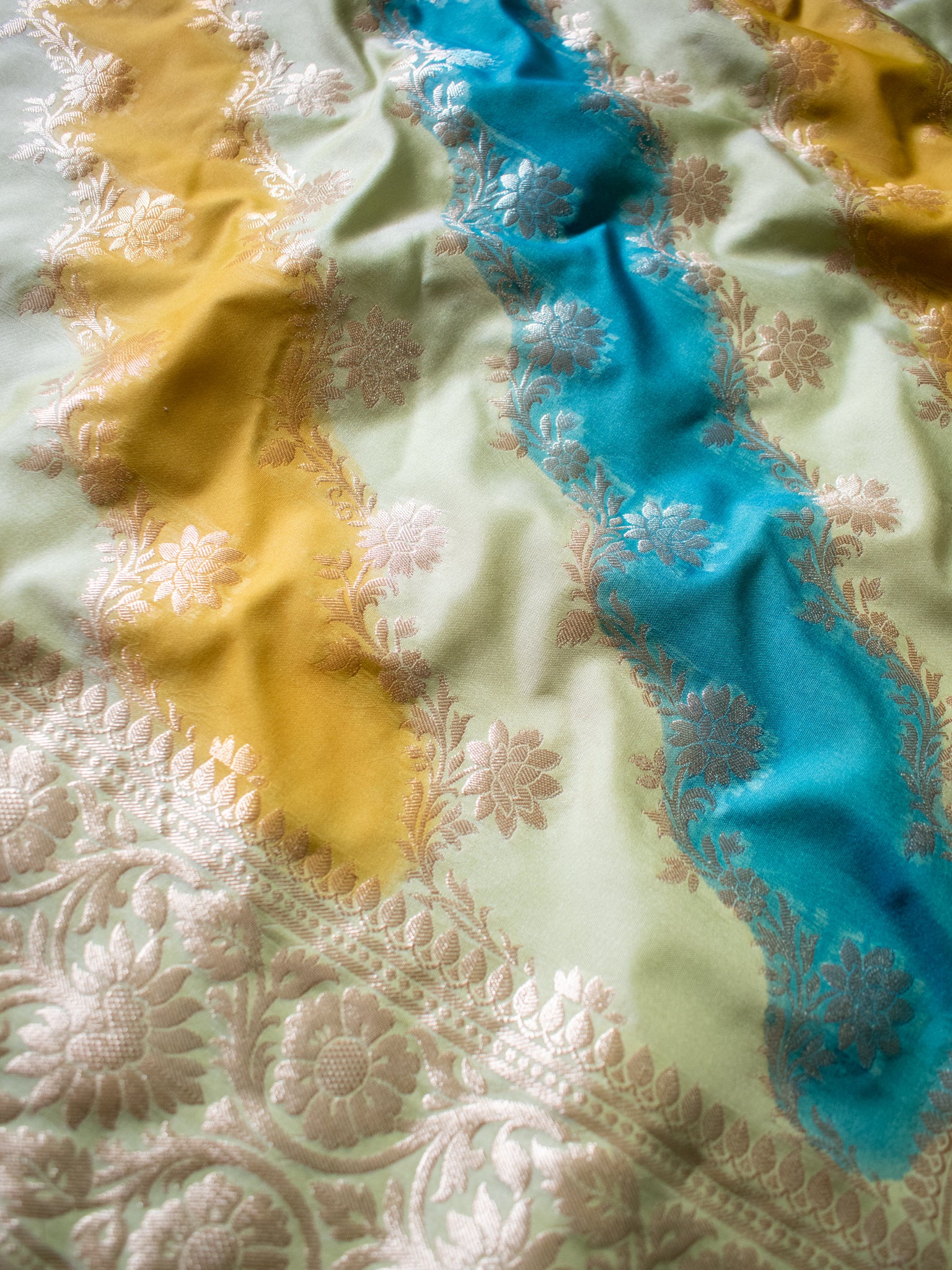 Banarasi Cotton Silk Saree With Zari Weaving & Border - Green