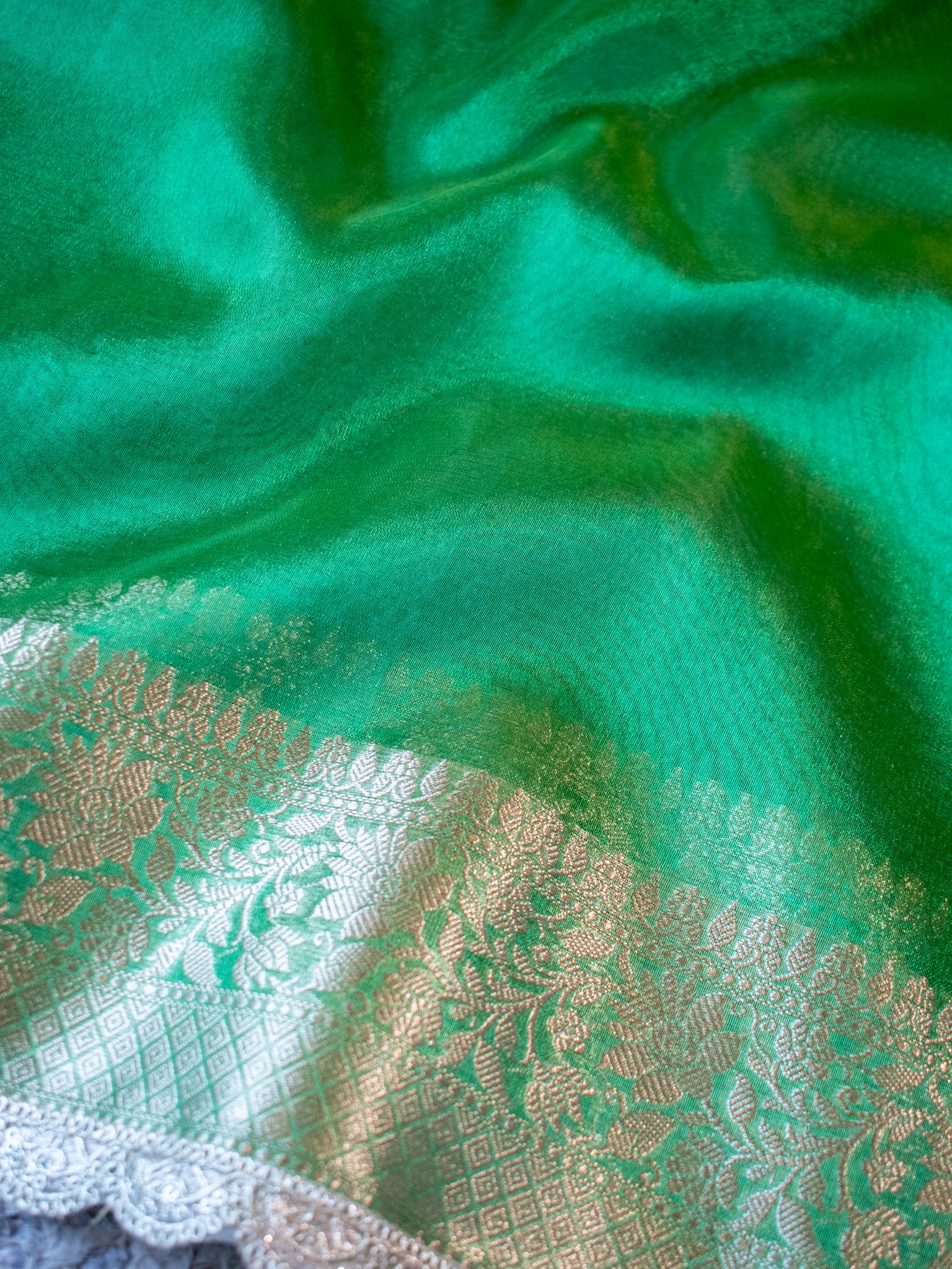 Banarasi Plain Tissue Saree With Lace Border - Green