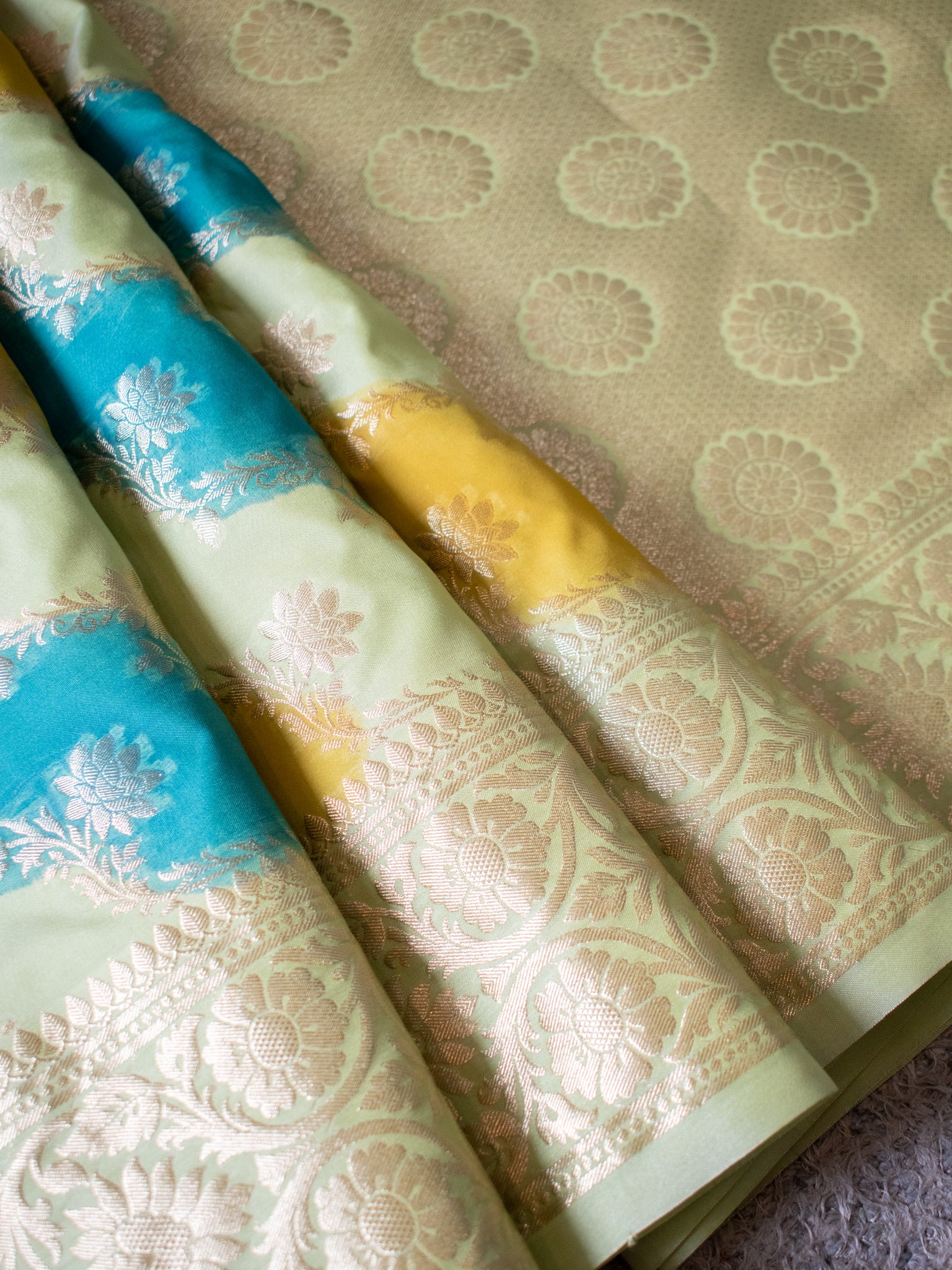 Banarasi Cotton Silk Saree With Zari Weaving & Border - Green