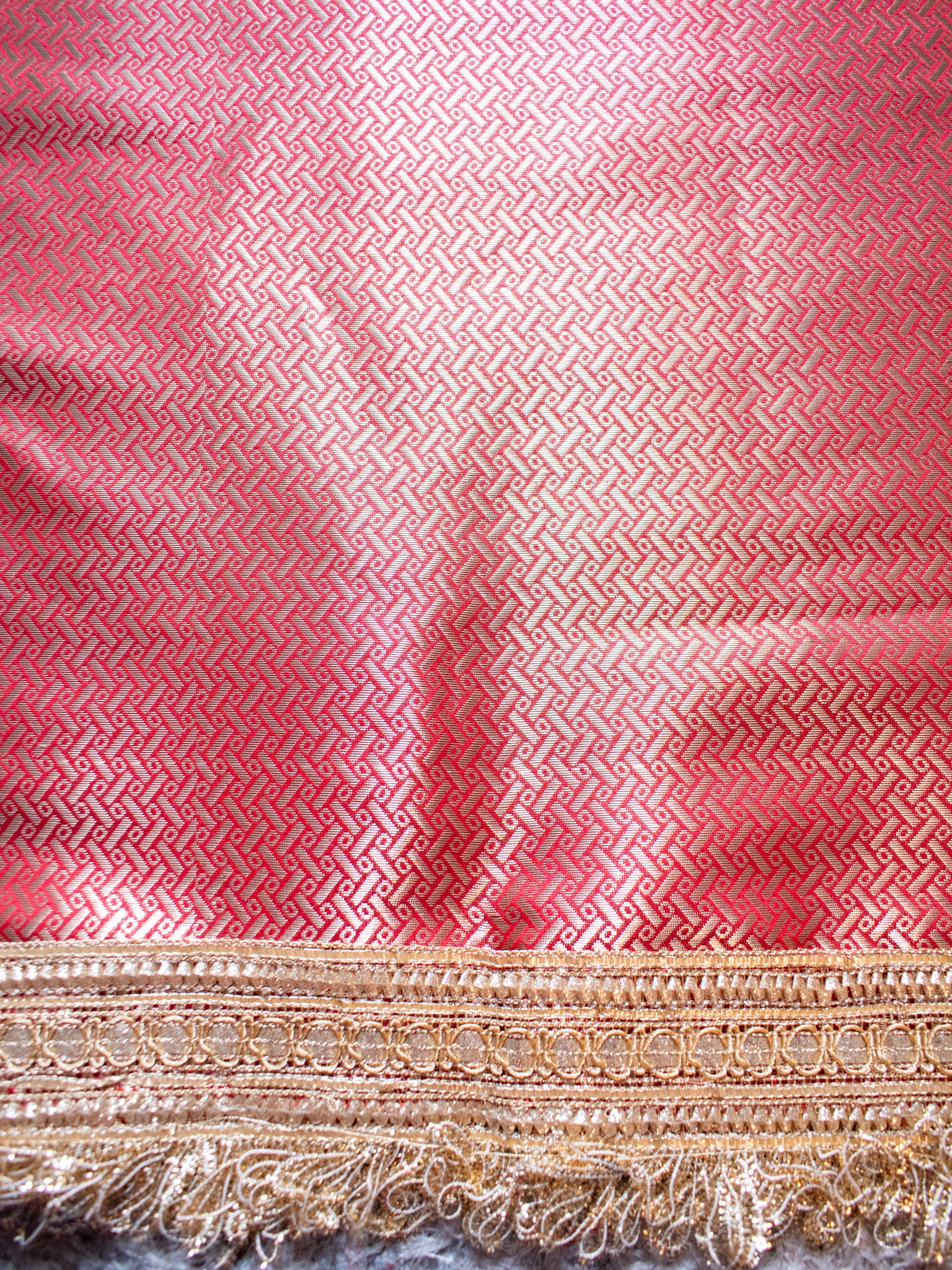 Banarasi Semi Silk Saree With Buti Zari Weaving & Lace  Border - Red