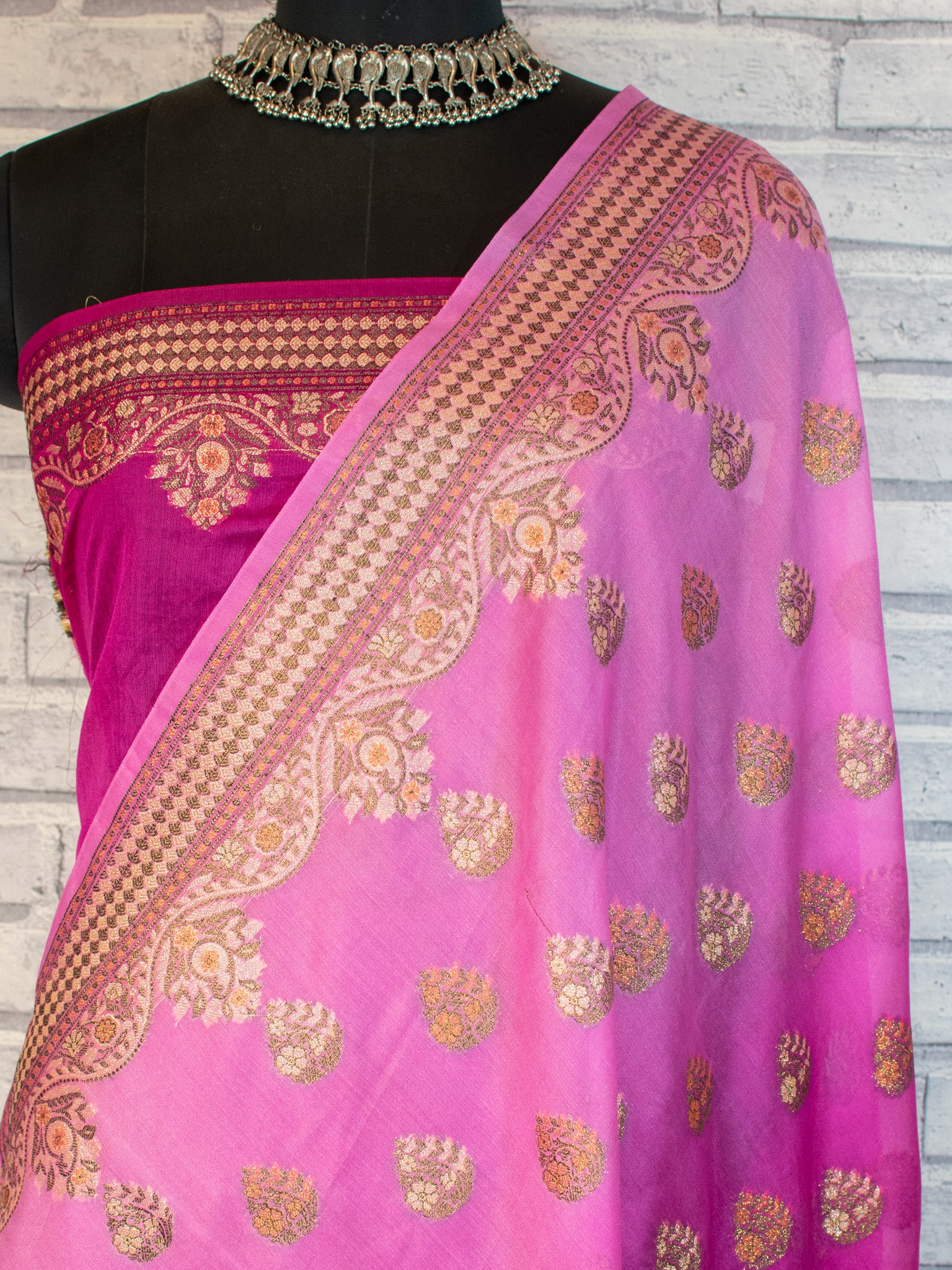 Banarasi Dual Shade Pure Georgette Saree With Resham Weaving-Pink