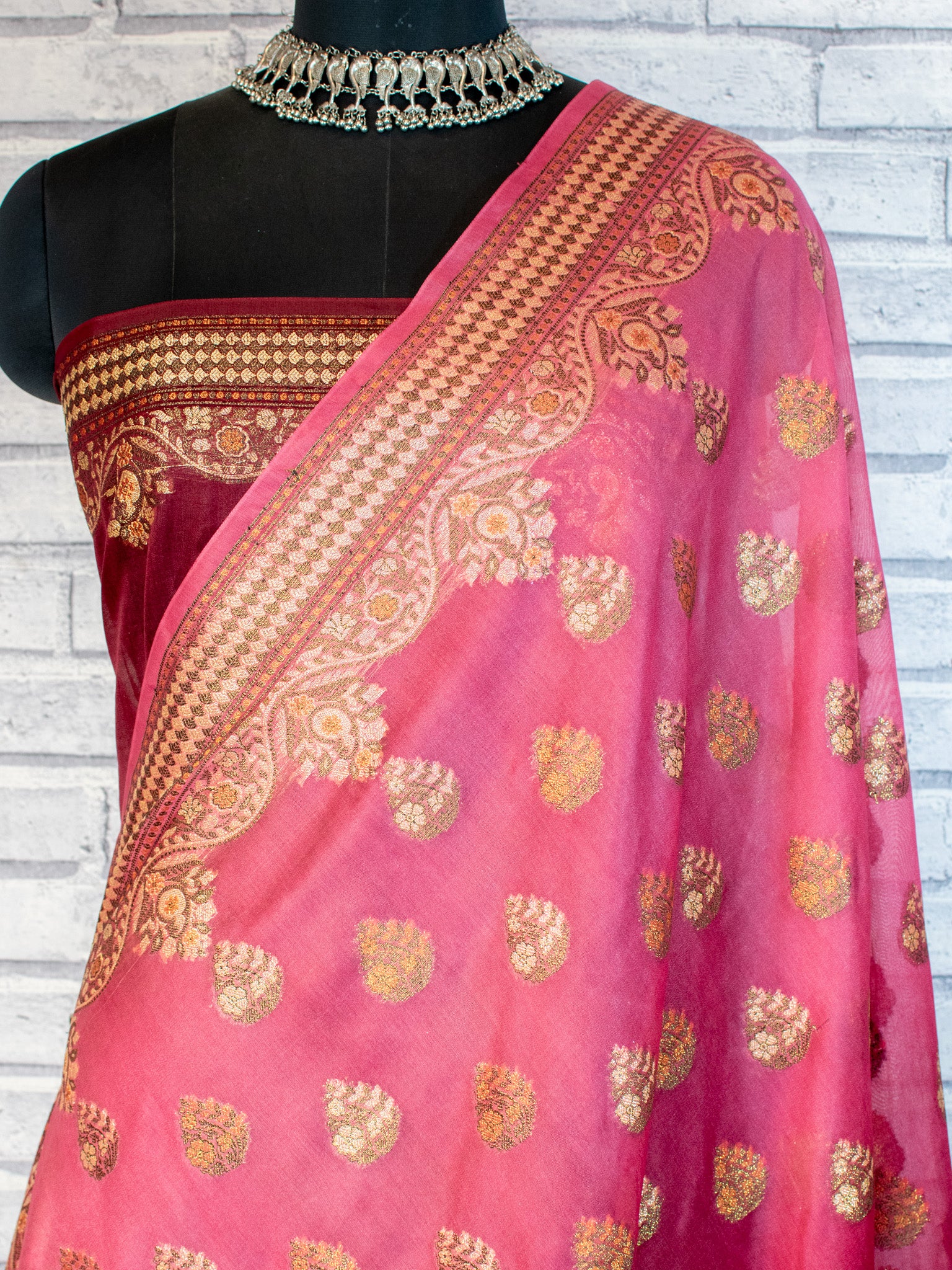 Banarasi Dual Shade Pure Georgette Saree With Resham Weaving-Pink