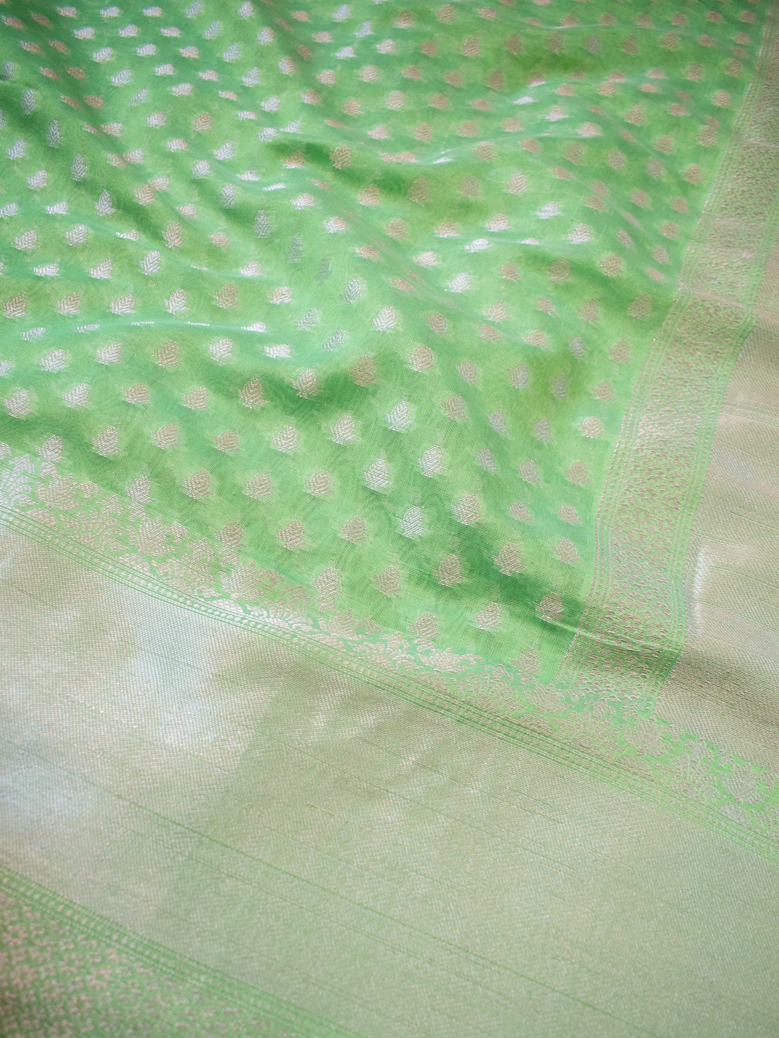 Banarasi Cotton Silk Saree With Silver Zari Buti Weaving & Border -Green