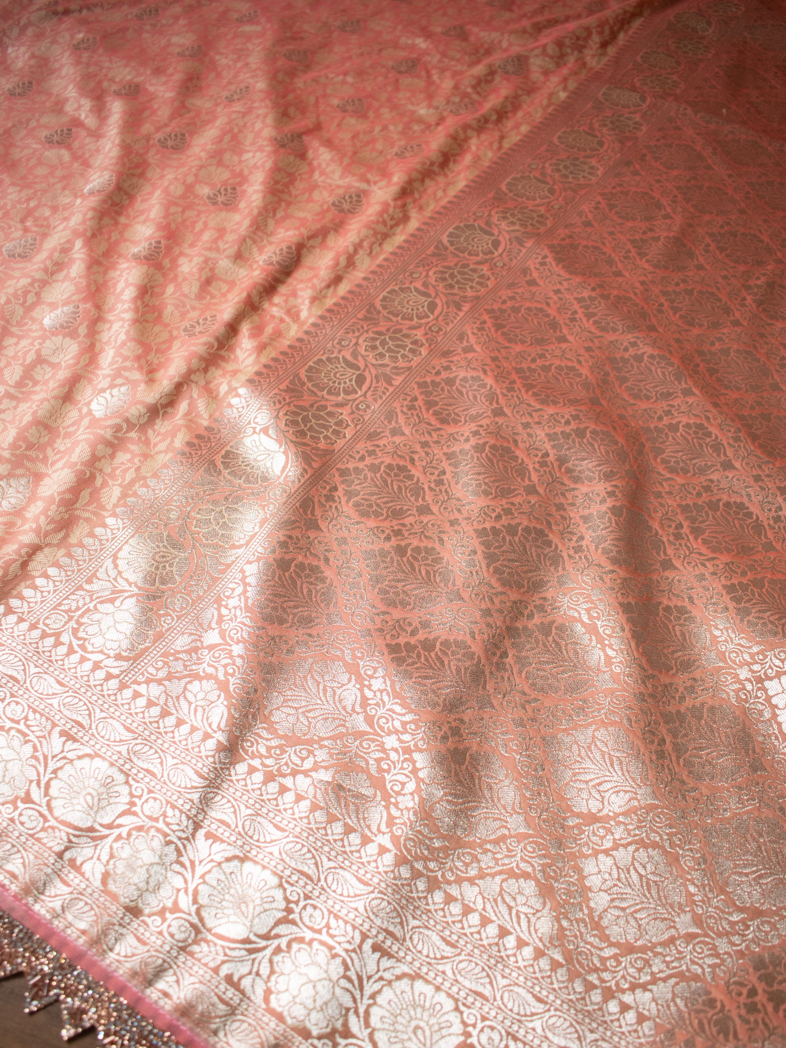 Banarasi Art Katan Silk Saree With Zari Buta Weaving & Tanchoi Weaving & Lace Border-Peach