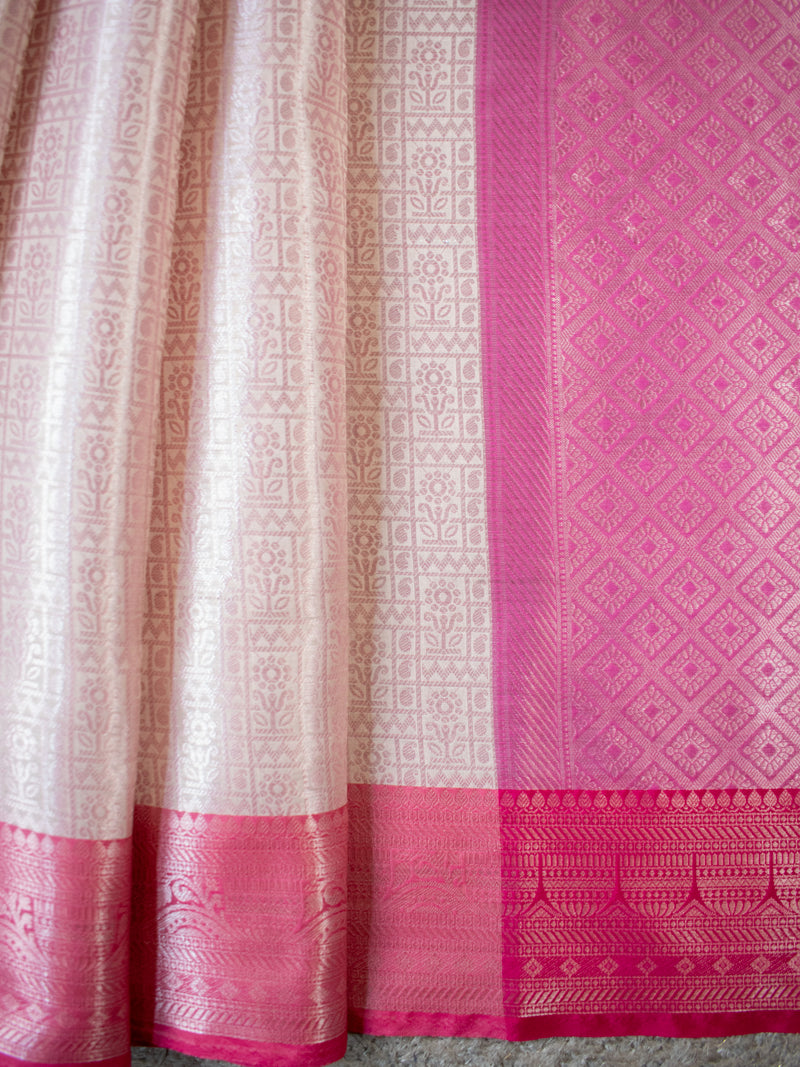 Banarasi Kora Muslin Saree With Tanchoi Weaving & Contrast Border-White