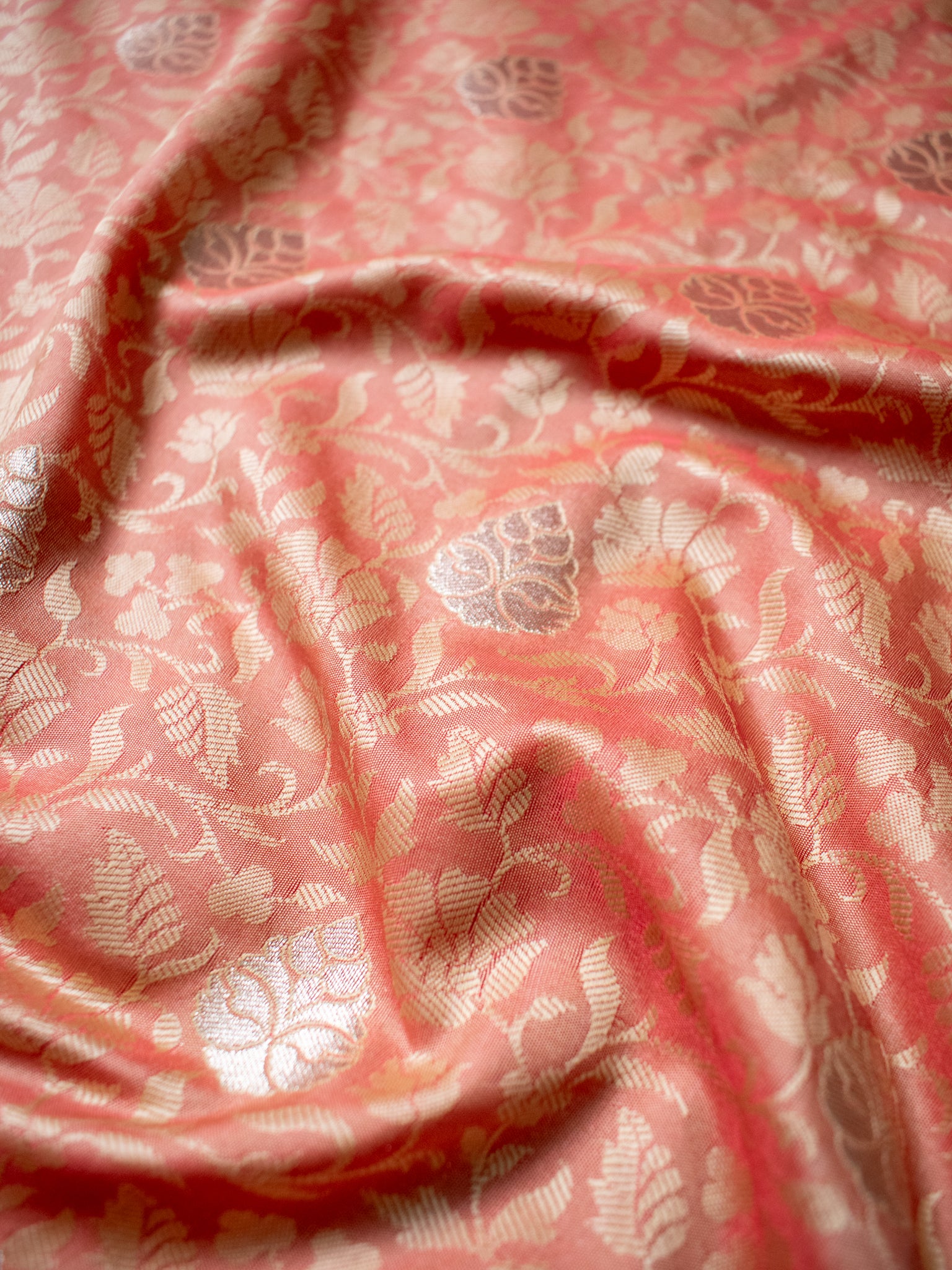 Banarasi Art Katan Silk Saree With Zari Buta Weaving & Tanchoi Weaving & Lace Border-Peach