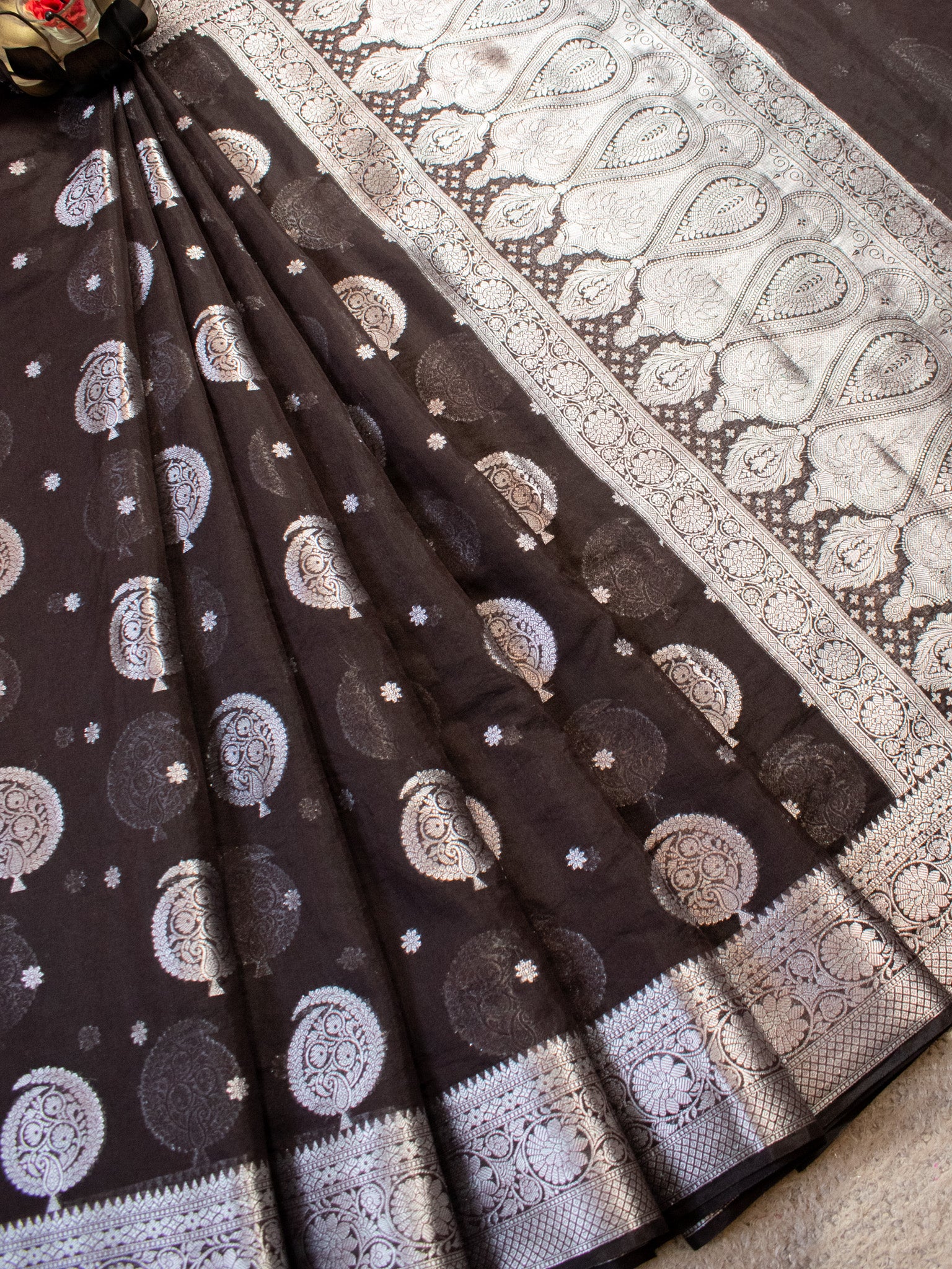 Banarasi Cotton Silk Saree with Round Buta Silver Zari Weaving-Black