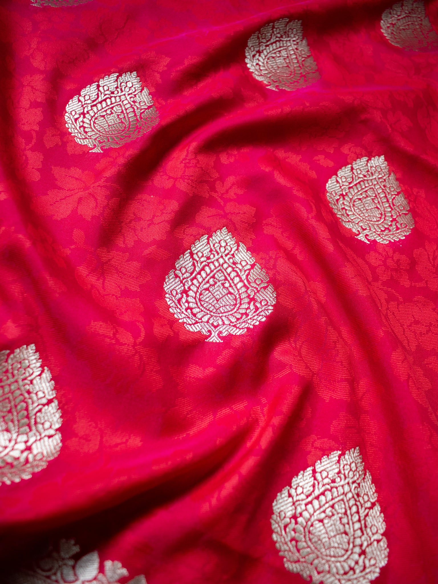Banarasi Art Katan Silk Saree With Zari Buta Weaving & Tanchoi Weaving & Lace Border-Pink