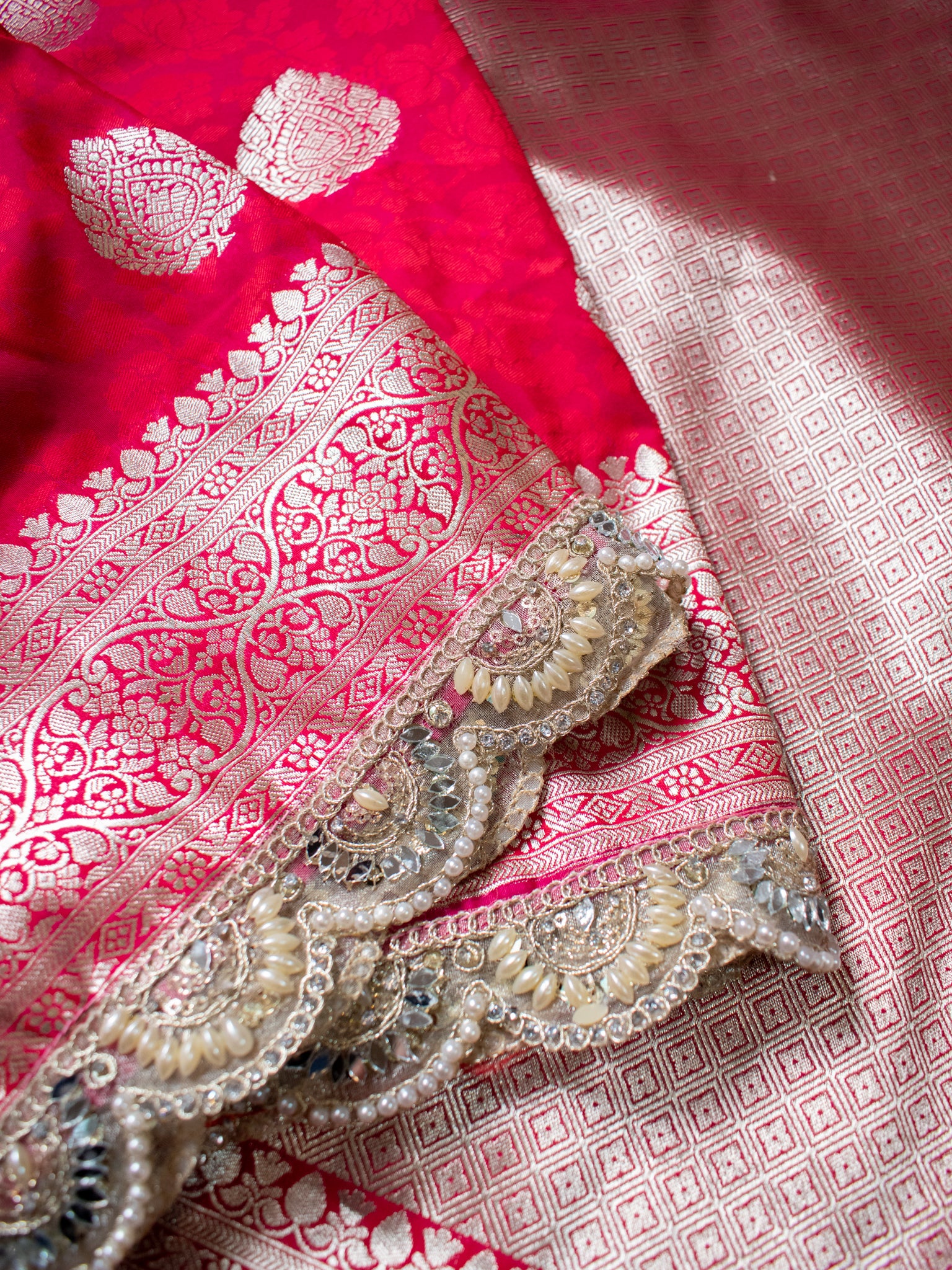 Banarasi Art Katan Silk Saree With Zari Buta Weaving & Tanchoi Weaving & Lace Border-Pink