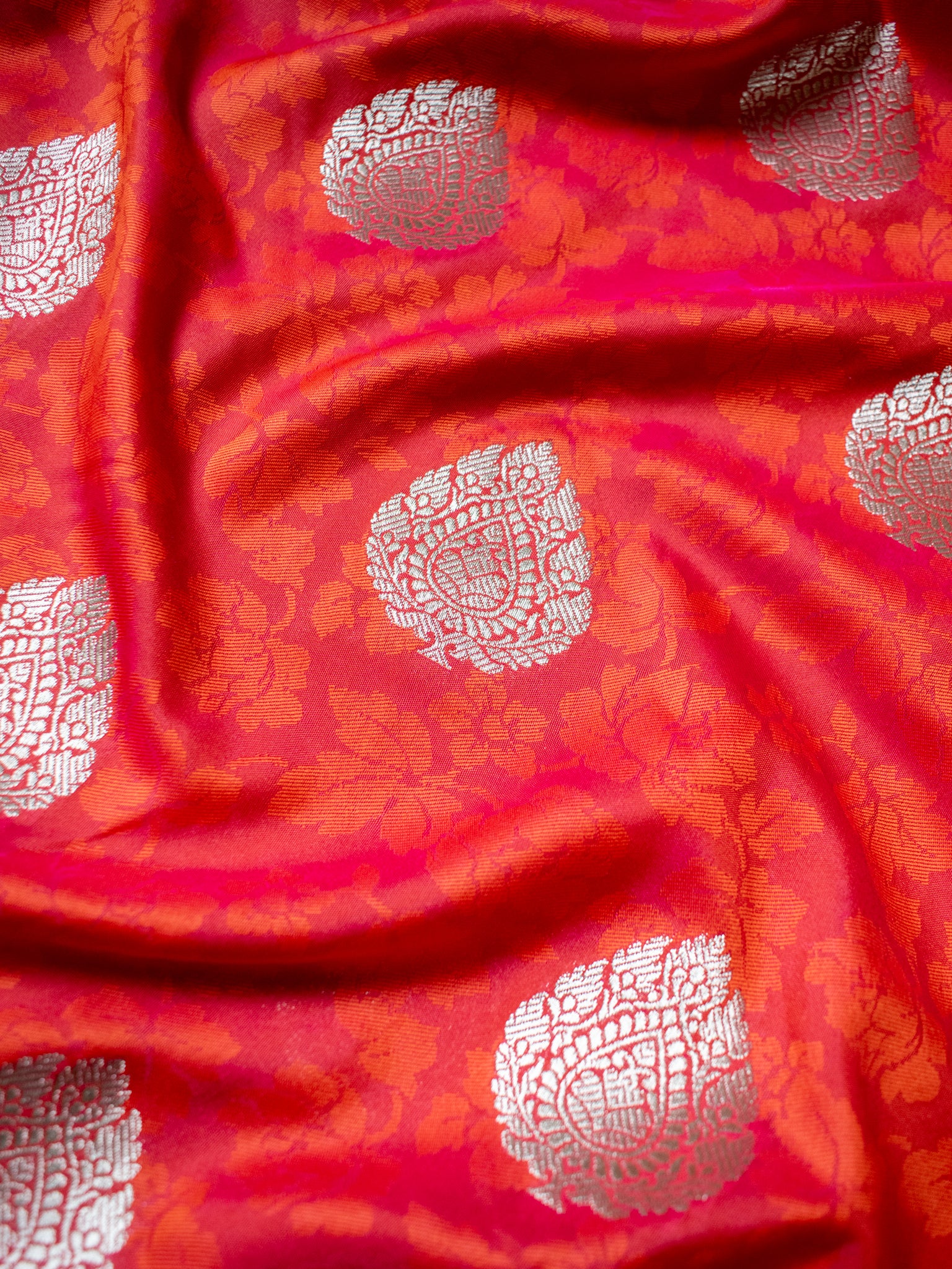 Banarasi Art Katan Silk Saree With Zari Buta Weaving & Tanchoi Weaving & Lace Border