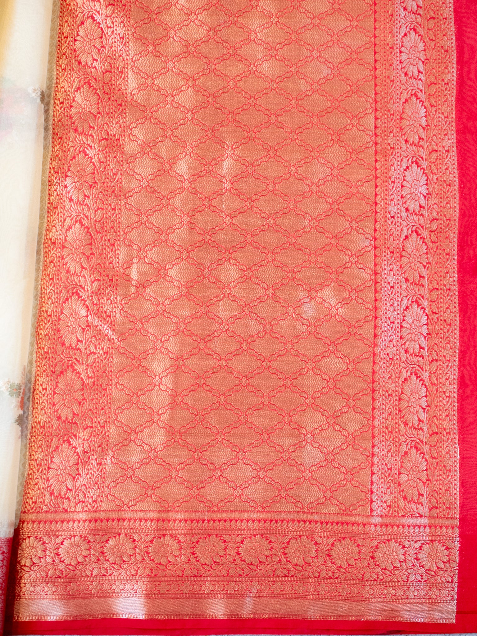 Banarasi Semi Georgette Saree With Weaving & Border - Red & Cream