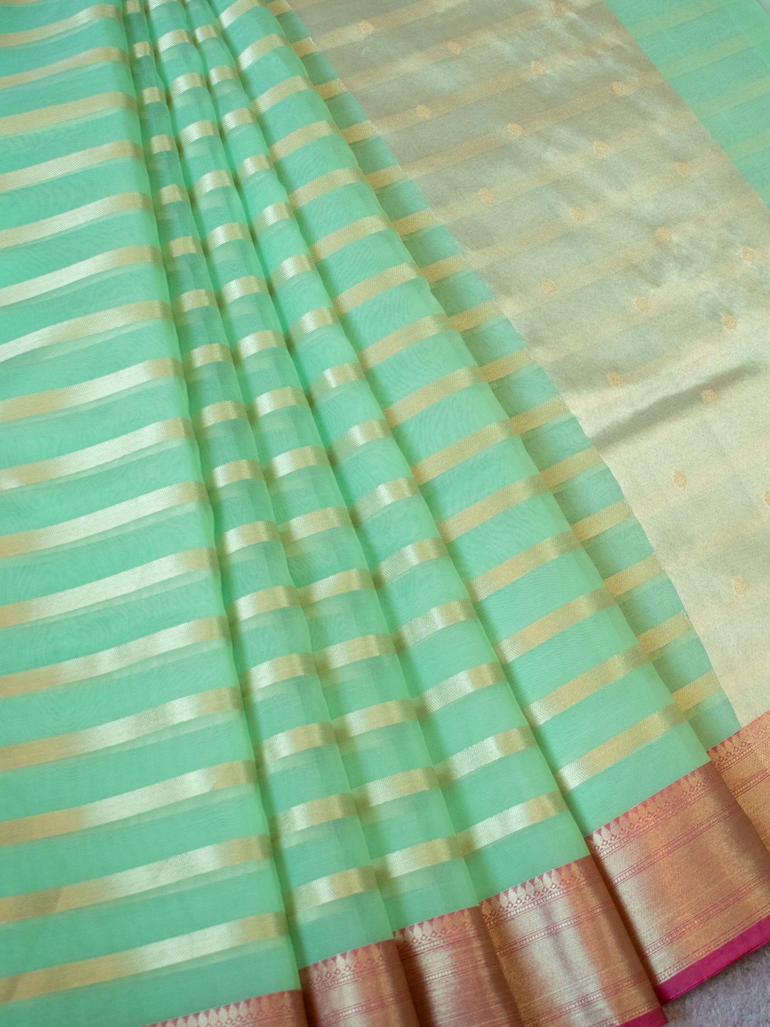 Banarasi Organza Saree With Weaving & Contrast Border - Green