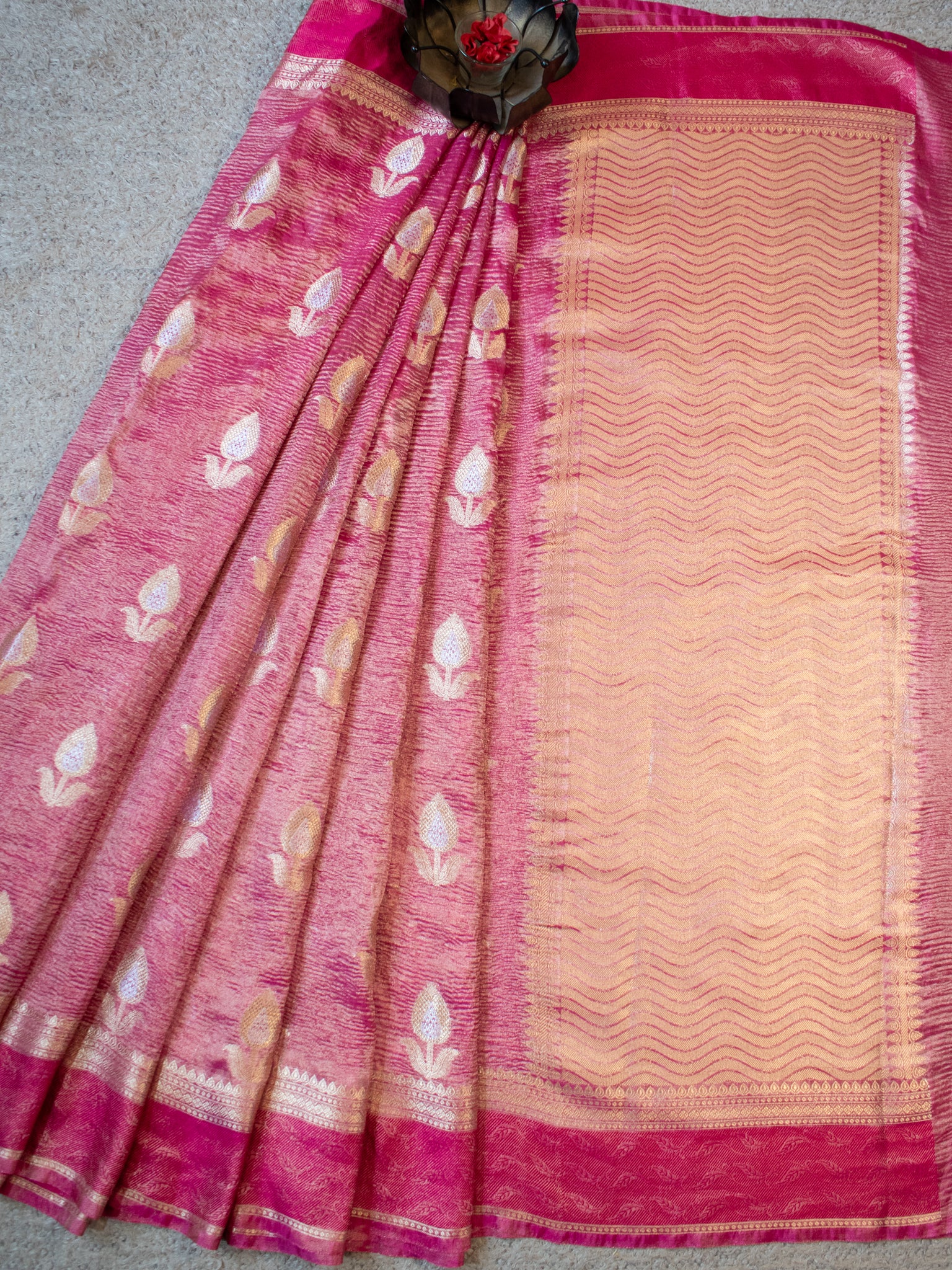Banarasi Katan Crushed Tissue Saree With Border - Pink
