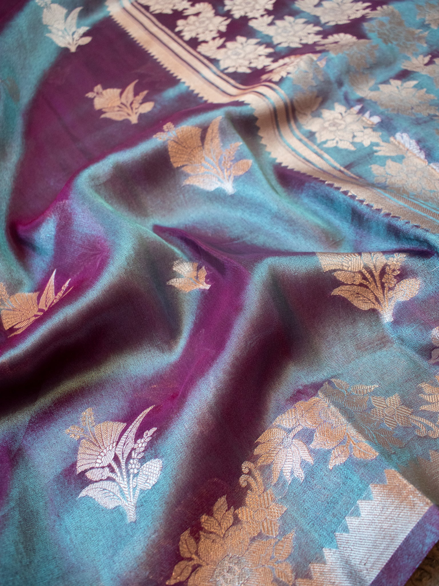 Banarasi Dual Tone Tissue Saree With Border - Teal Blue