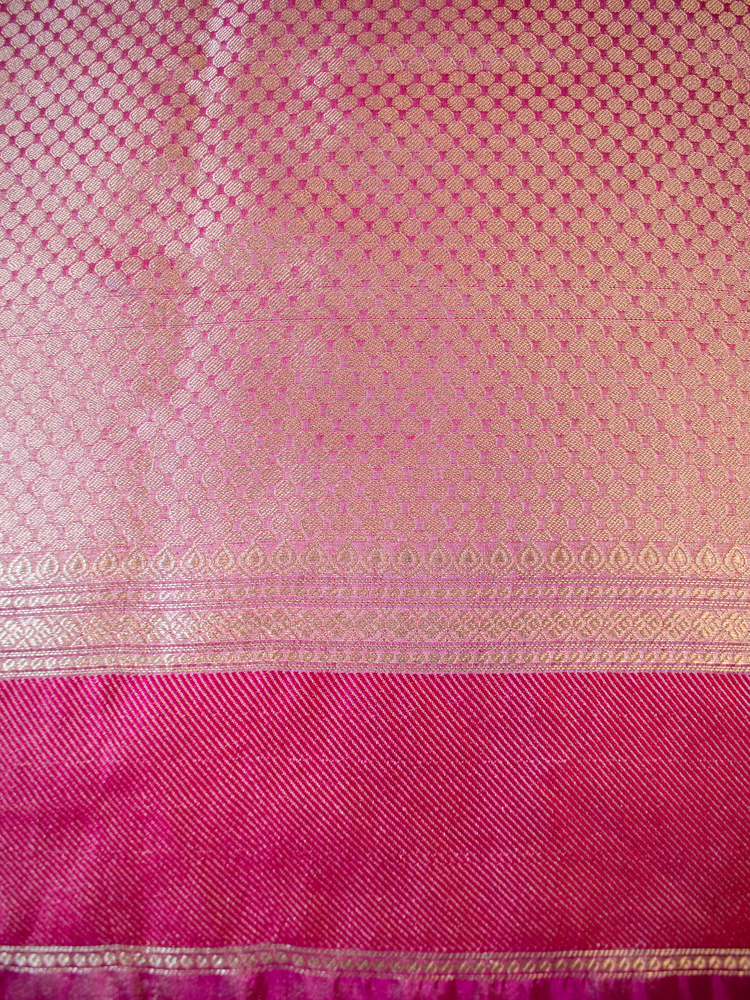 Banarasi Katan Crushed Tissue Saree With Border - Pink