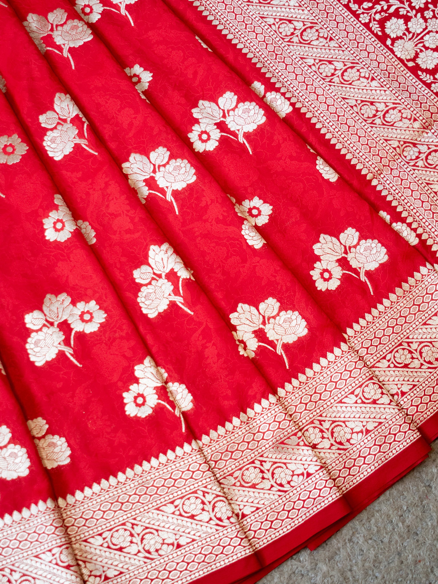 Banarasi Art Katan Silk Saree With Zari Buta Weaving & Tanchoi Weaving- Red