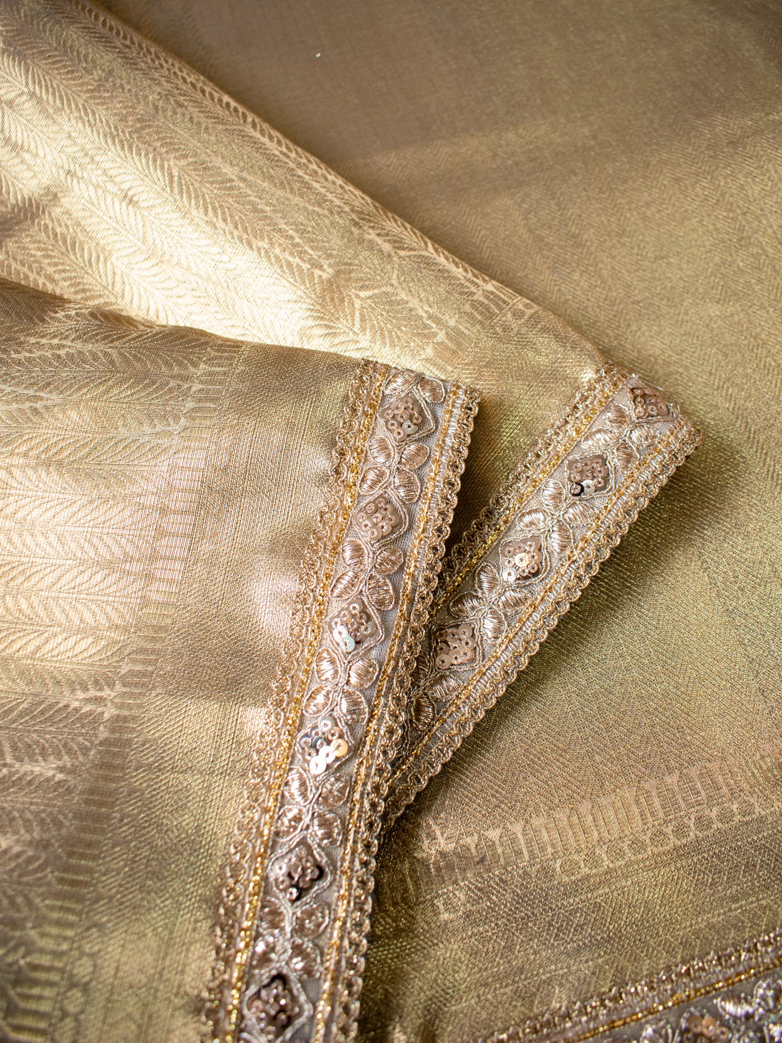 Gold Zari Tanchoi Banarasi Semi Silk Saree with Lace Border