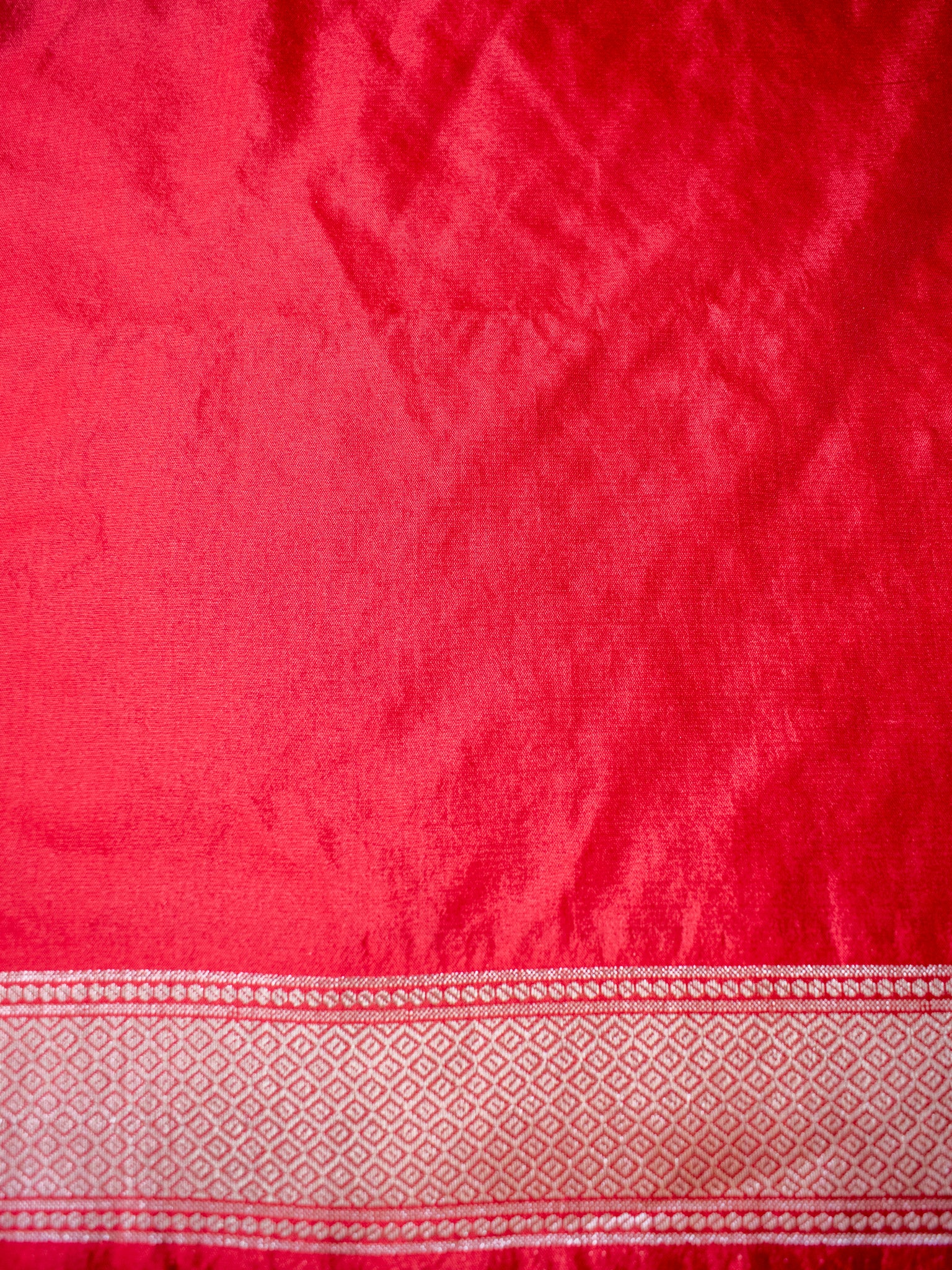 Banarasi Semi Georgette Saree With Weaving & Border - Red & White