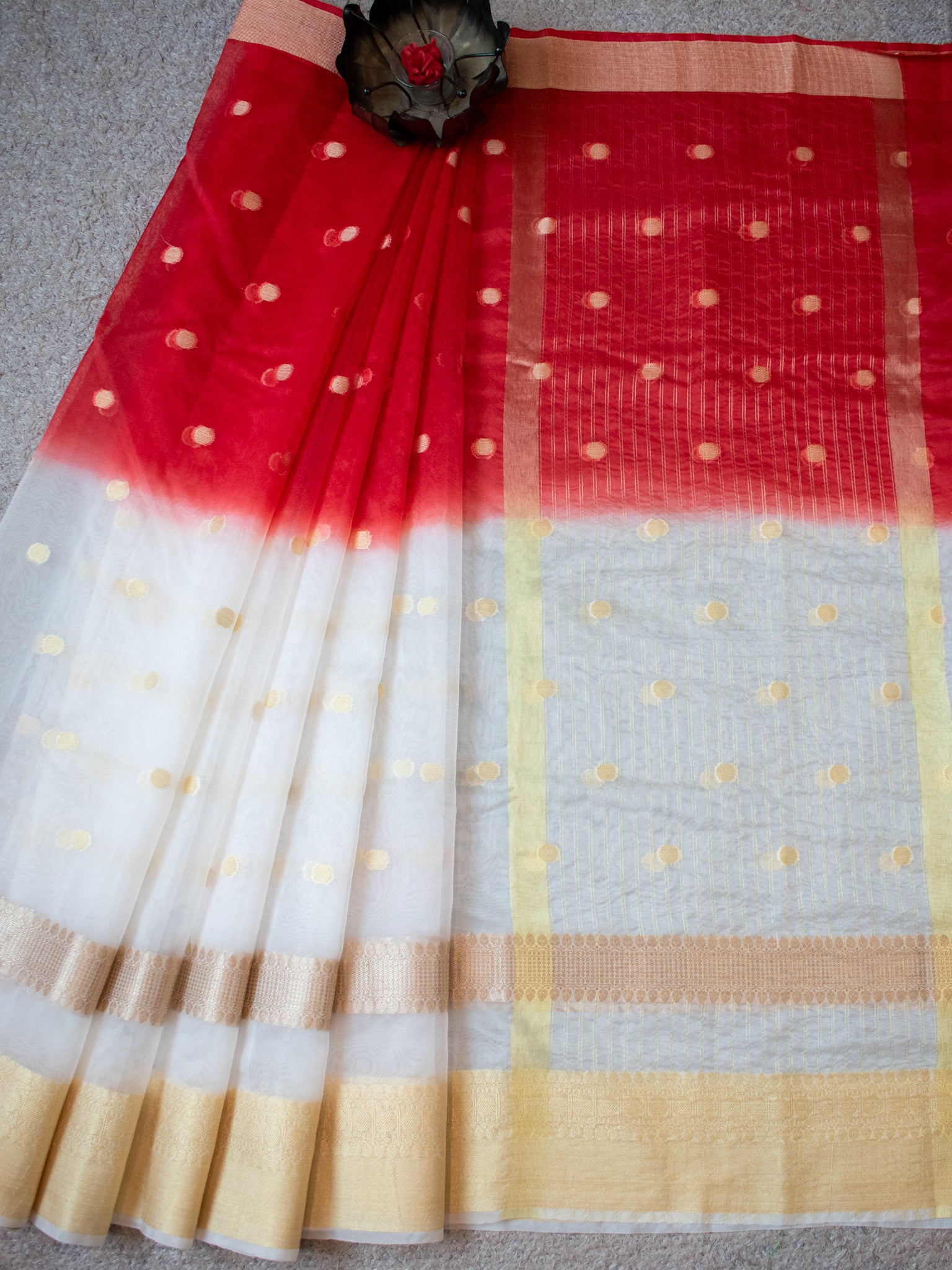 Banarasi Dual Shade Organza Saree With Weaving & Border - Red & White