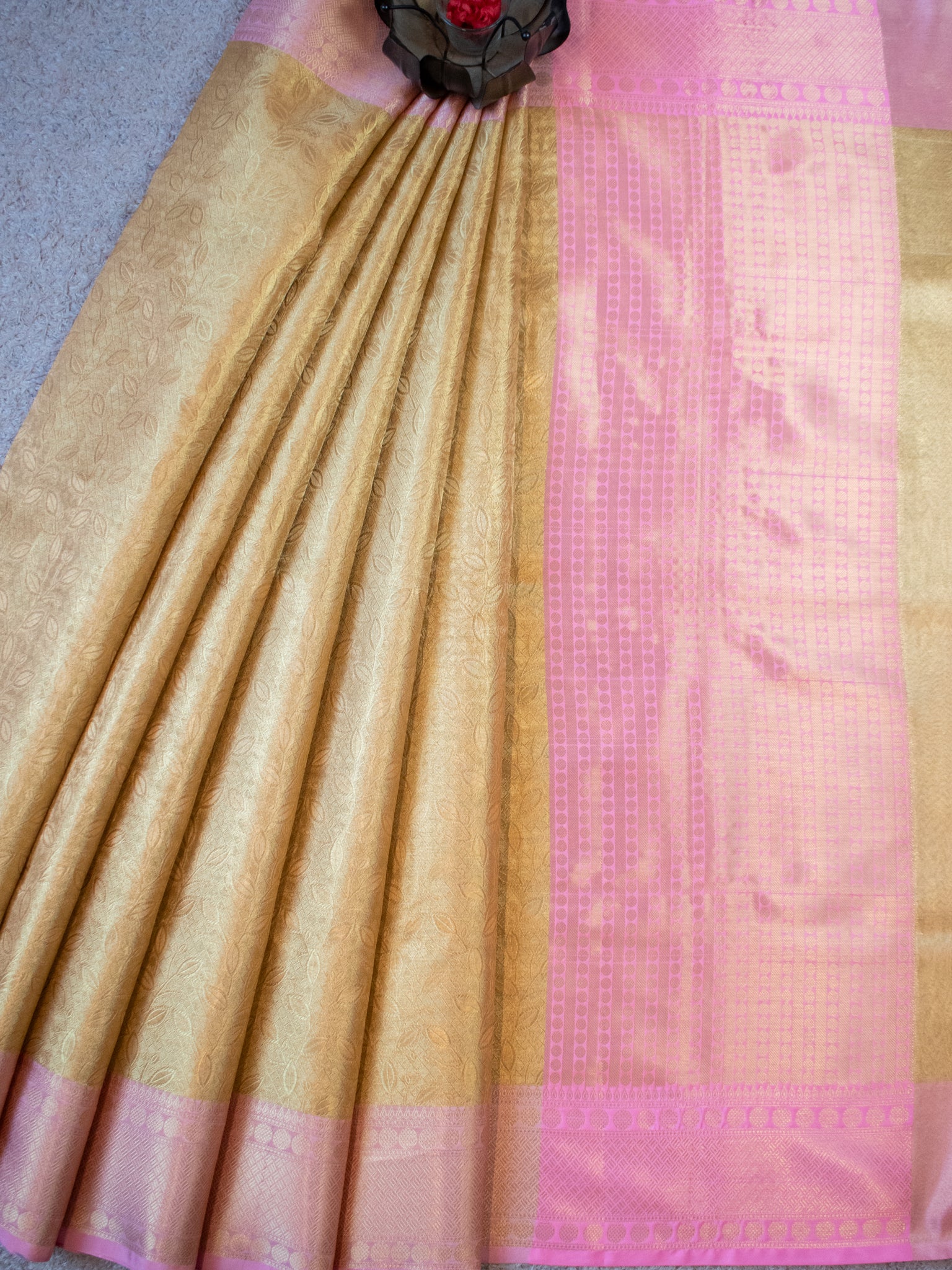Banarasi Tissue Saree With Weaving & Border- Gold