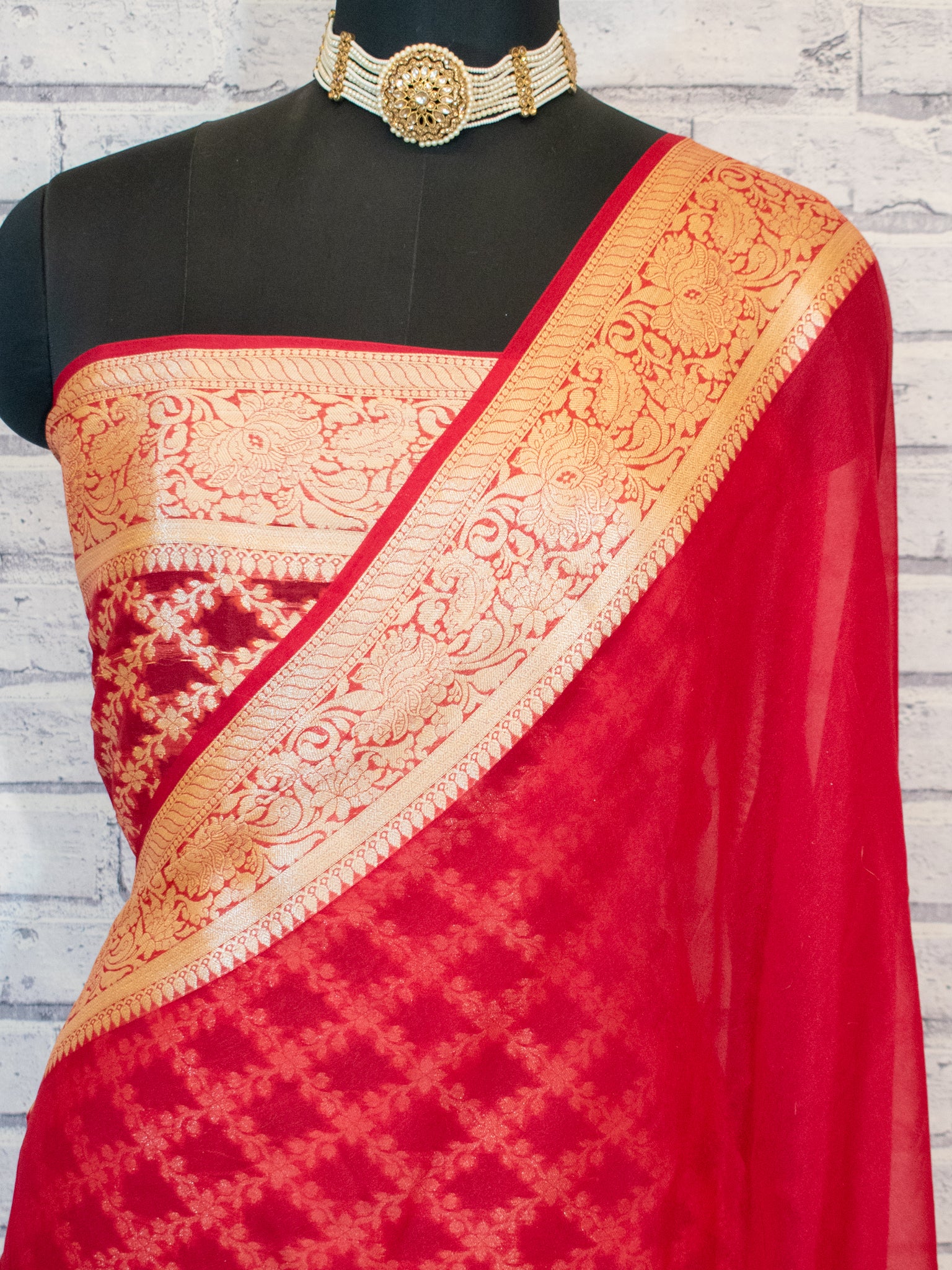 Banarasi Pure Chiffon Saree With Resham Weaving Border - Red