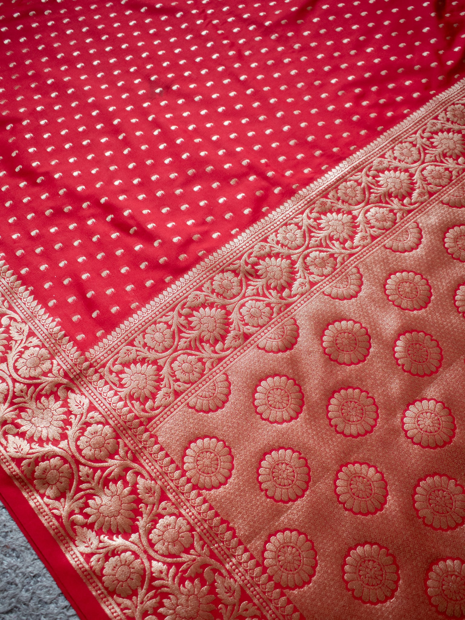 Banarasi Silk Saree With Zari Buti Weaving & Border - Red