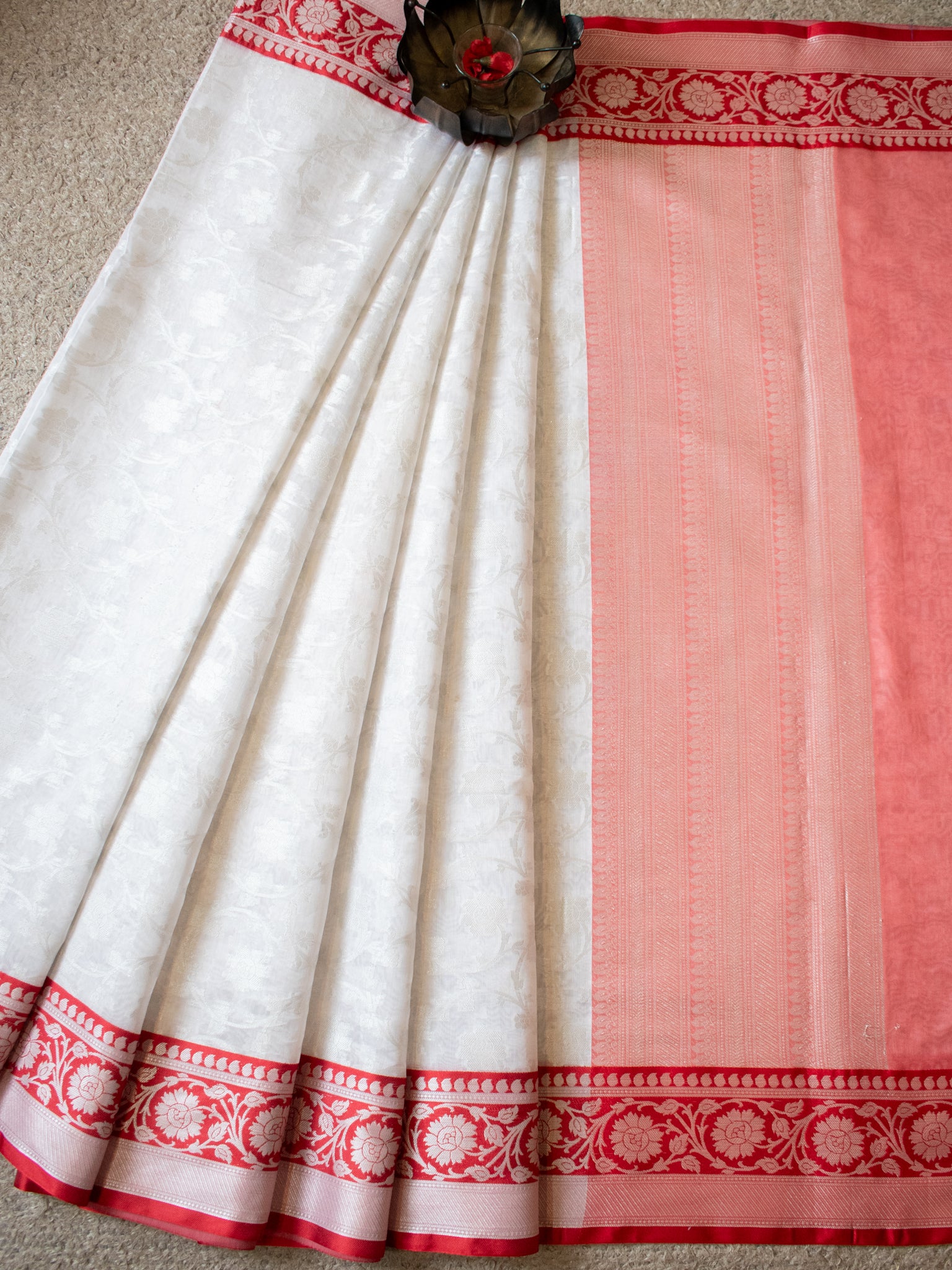 Banarasi Semi Georgette Saree With Weaving & Border - Red & White