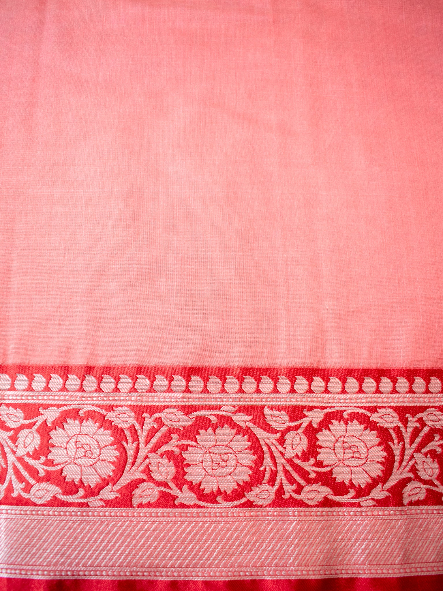 Banarasi Semi Georgette Saree With Weaving & Border - Red & White
