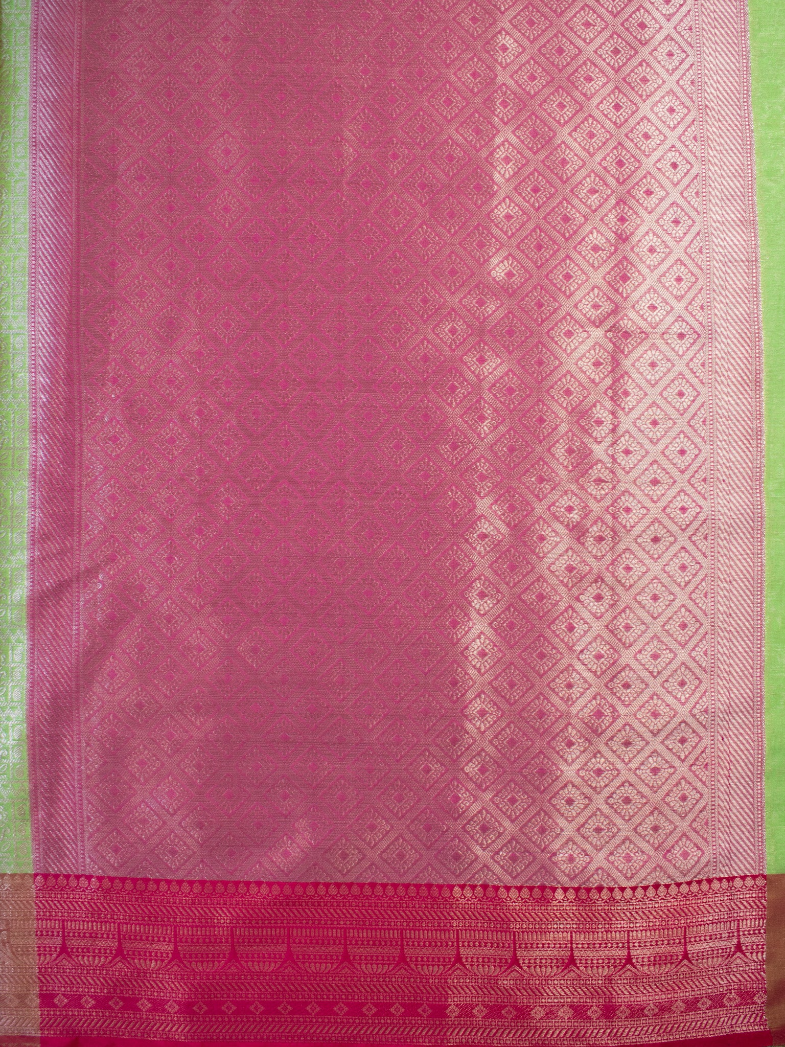 Banarasi Kora Muslin Saree With Tanchoi Weaving & Contrast Border-Green