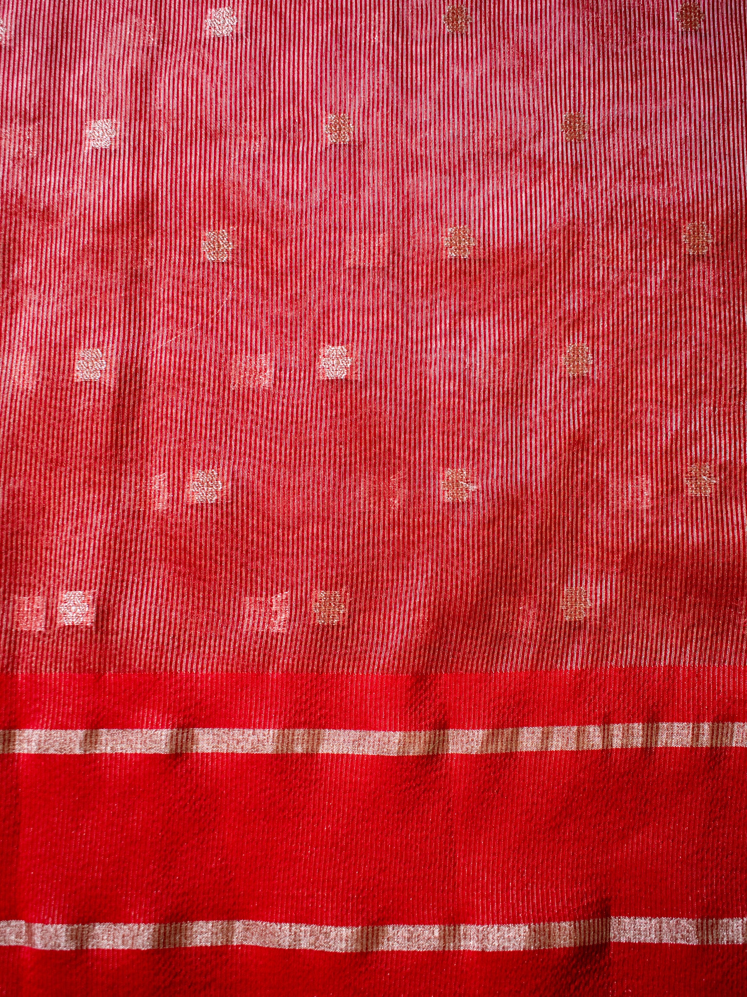 Banarasi Organza Mix Saree With Buti & Border - Red & White