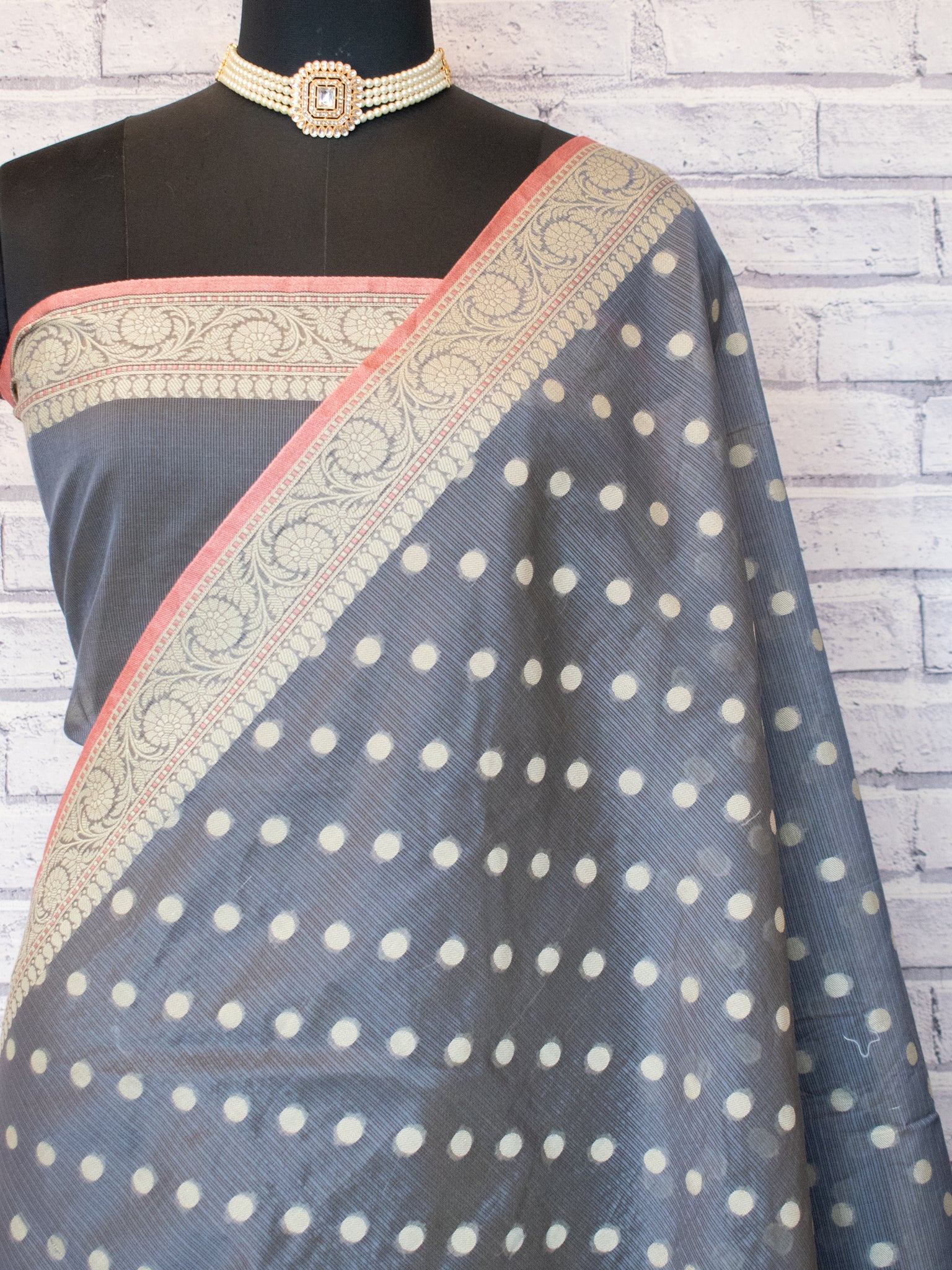 Banarasi Cotton Saree With Resham Buti Weaving & Border- Grey