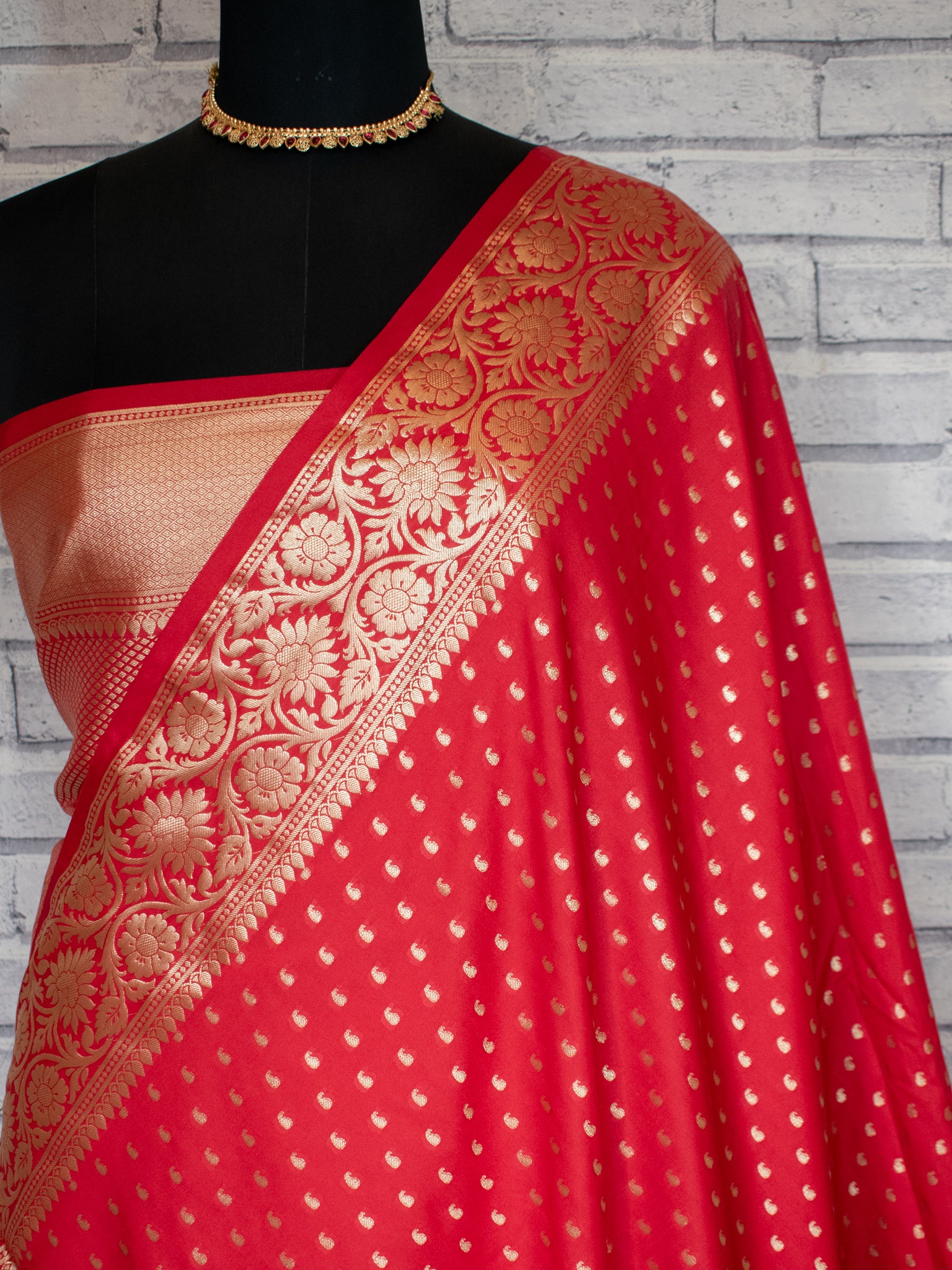 Banarasi Silk Saree With Zari Buti Weaving & Border - Red
