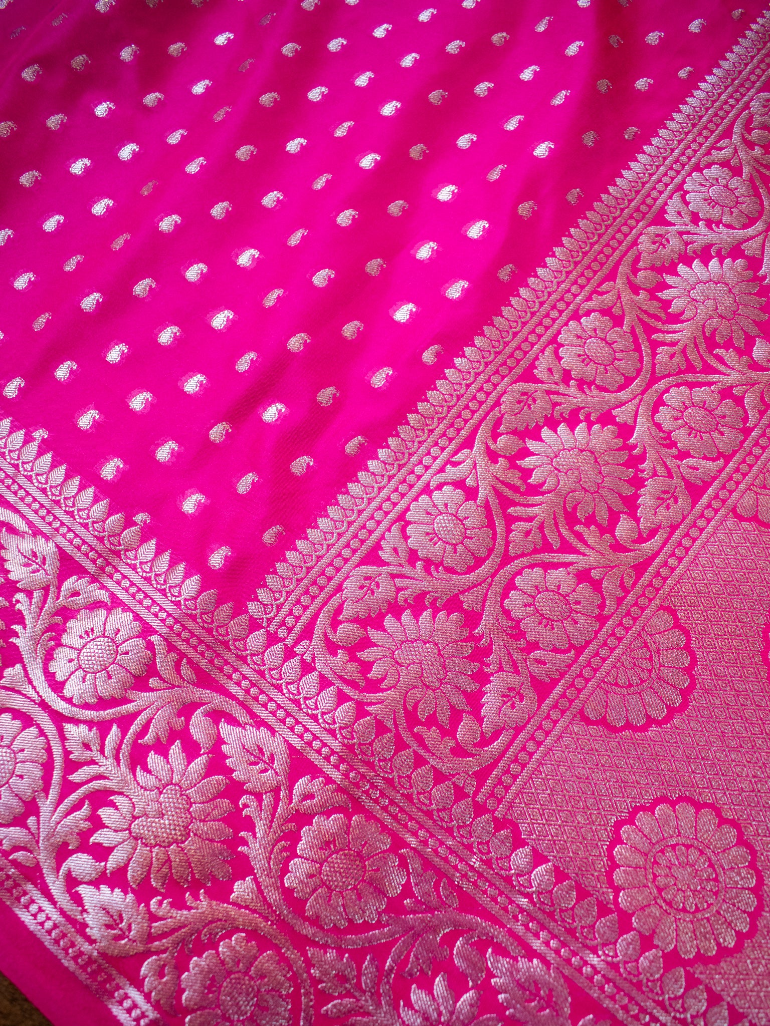 Soft Banarasi Semi Silk Saree For Functions & Gifting-Magenta