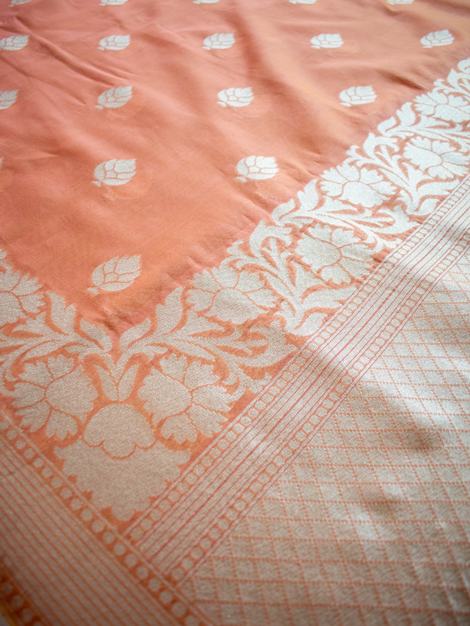 Banarasi Dupion Linen Saree With Silver Buti Weaving-Peach