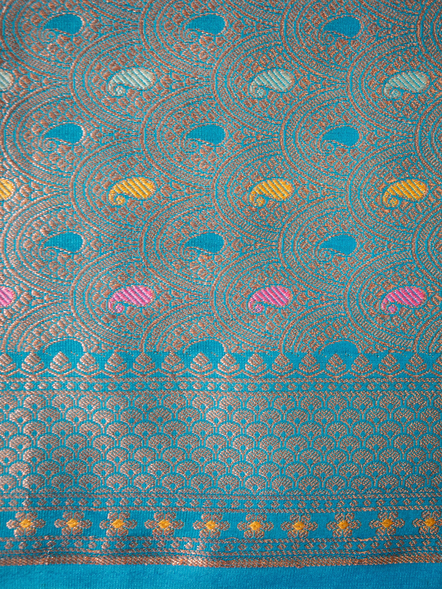 Banarasi Semi Silk Saree With Zari Buti Weaving & Contrast Border - Black