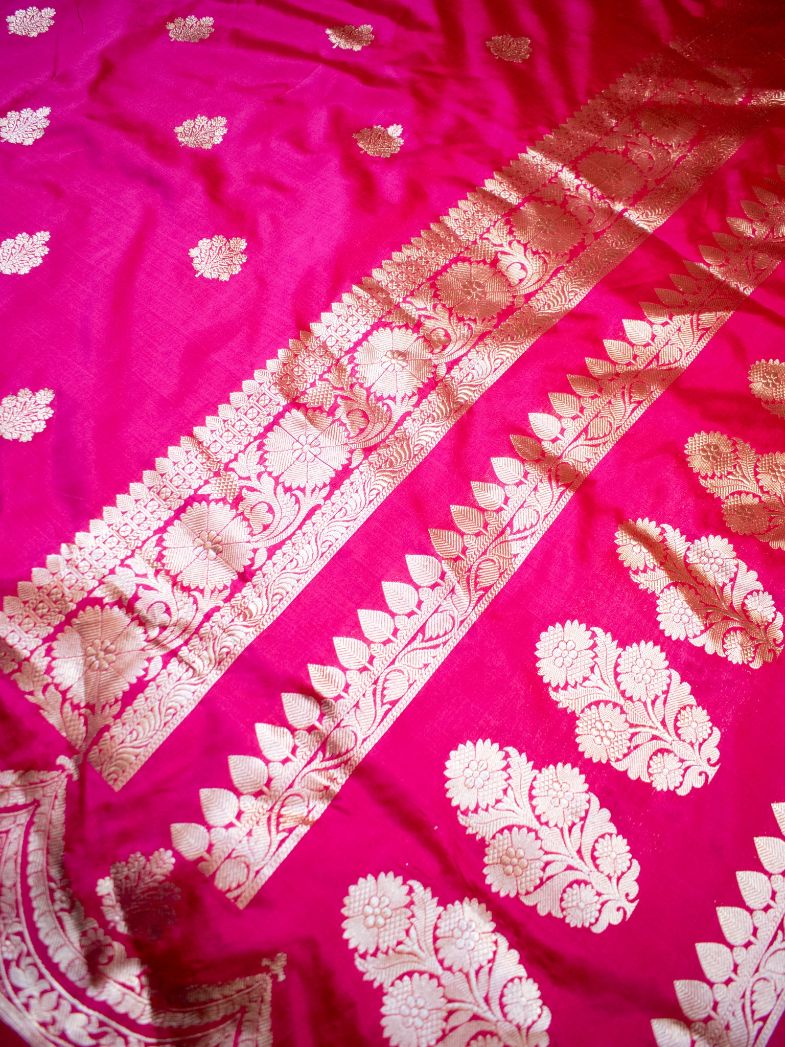 Banarasi Pure Katan Saree With Buti & Border- Pink