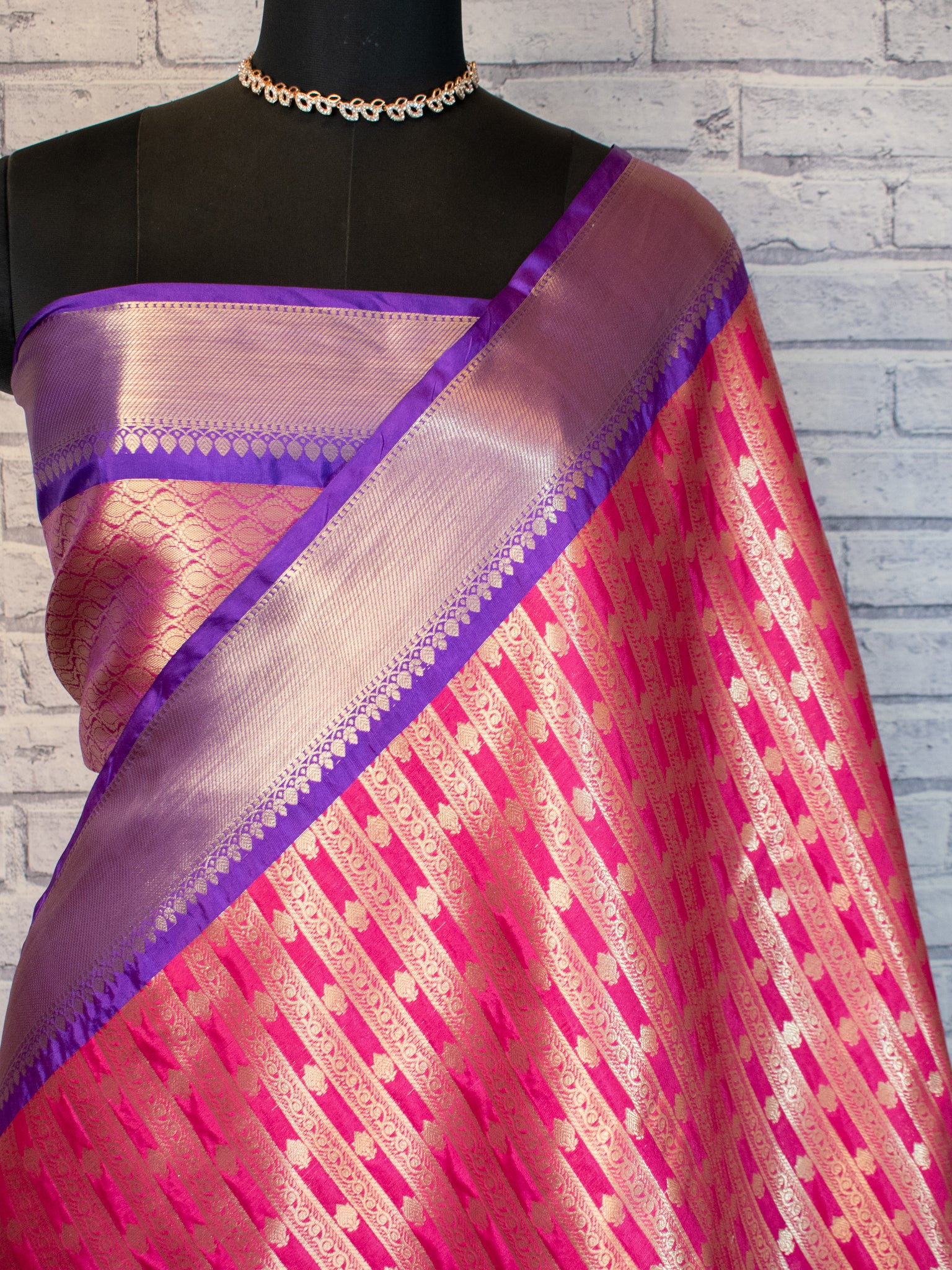 Banarasi Kora Muslin Saree With Zari Weaving & Contrast Border- Pink