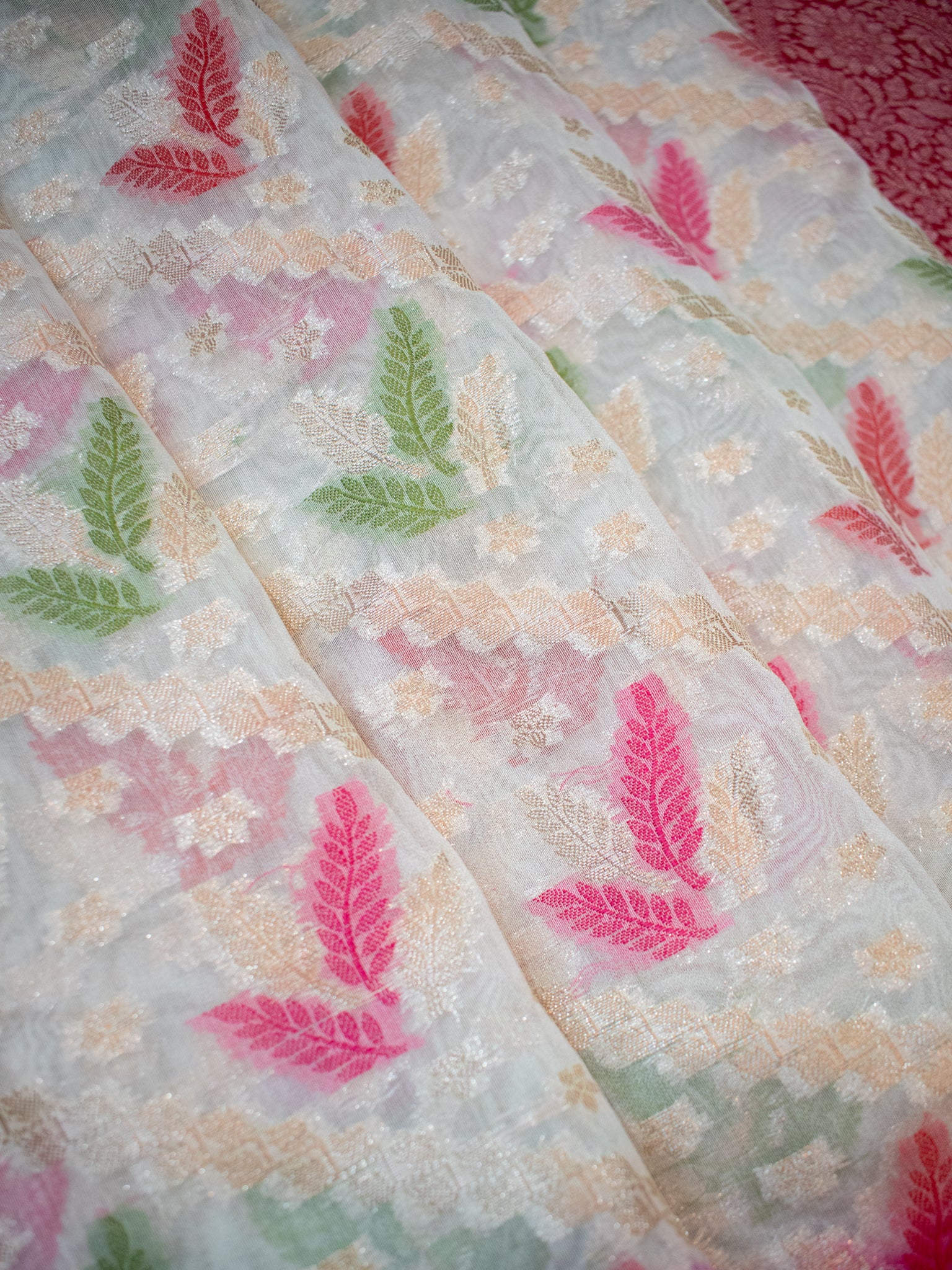 Banarasi Cotton Silk  Saree With Weaving Border - Red & White