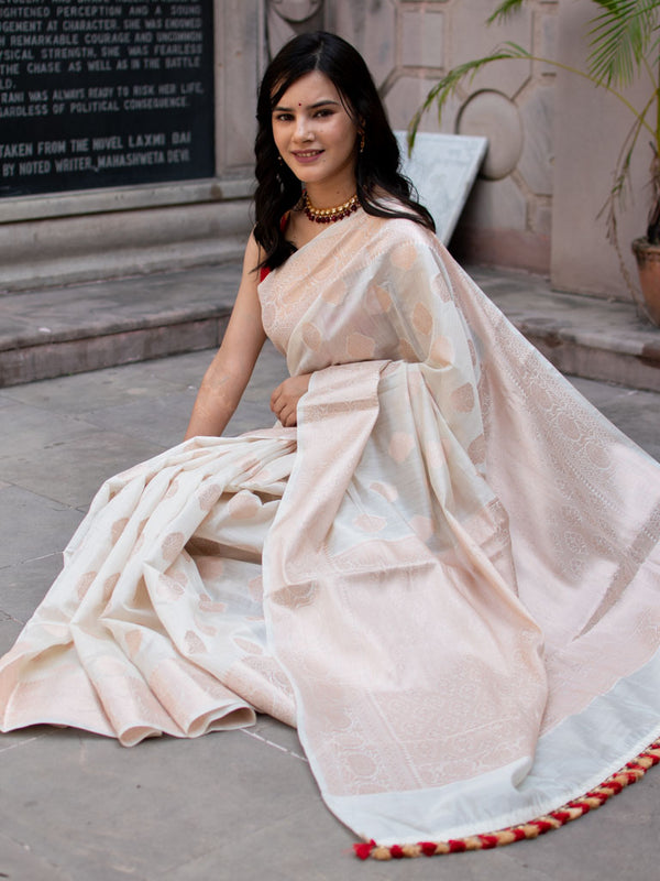 Banarasi Handwoven Pure Ghicha Silk Saree With Contrast Tassels-Off White