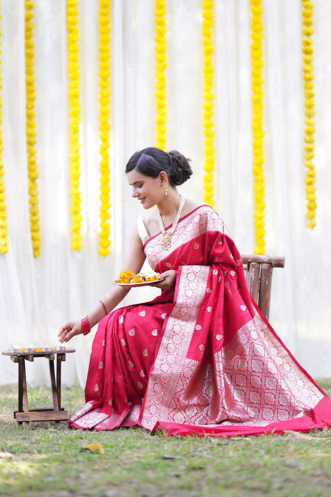 Banarasi Art Katan Silk Saree With Zari Buti Weaving & Tanchoi Weaving-Red