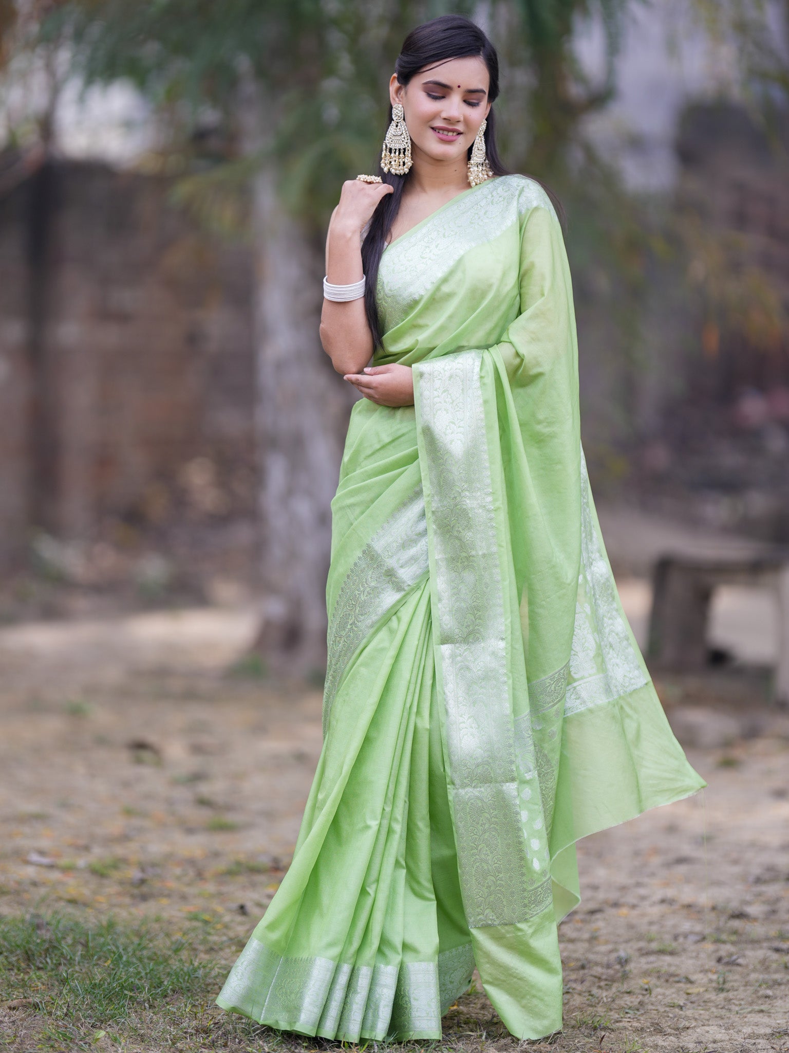 Banarasi Soft Cotton Plain Saree With Zari Border-Green