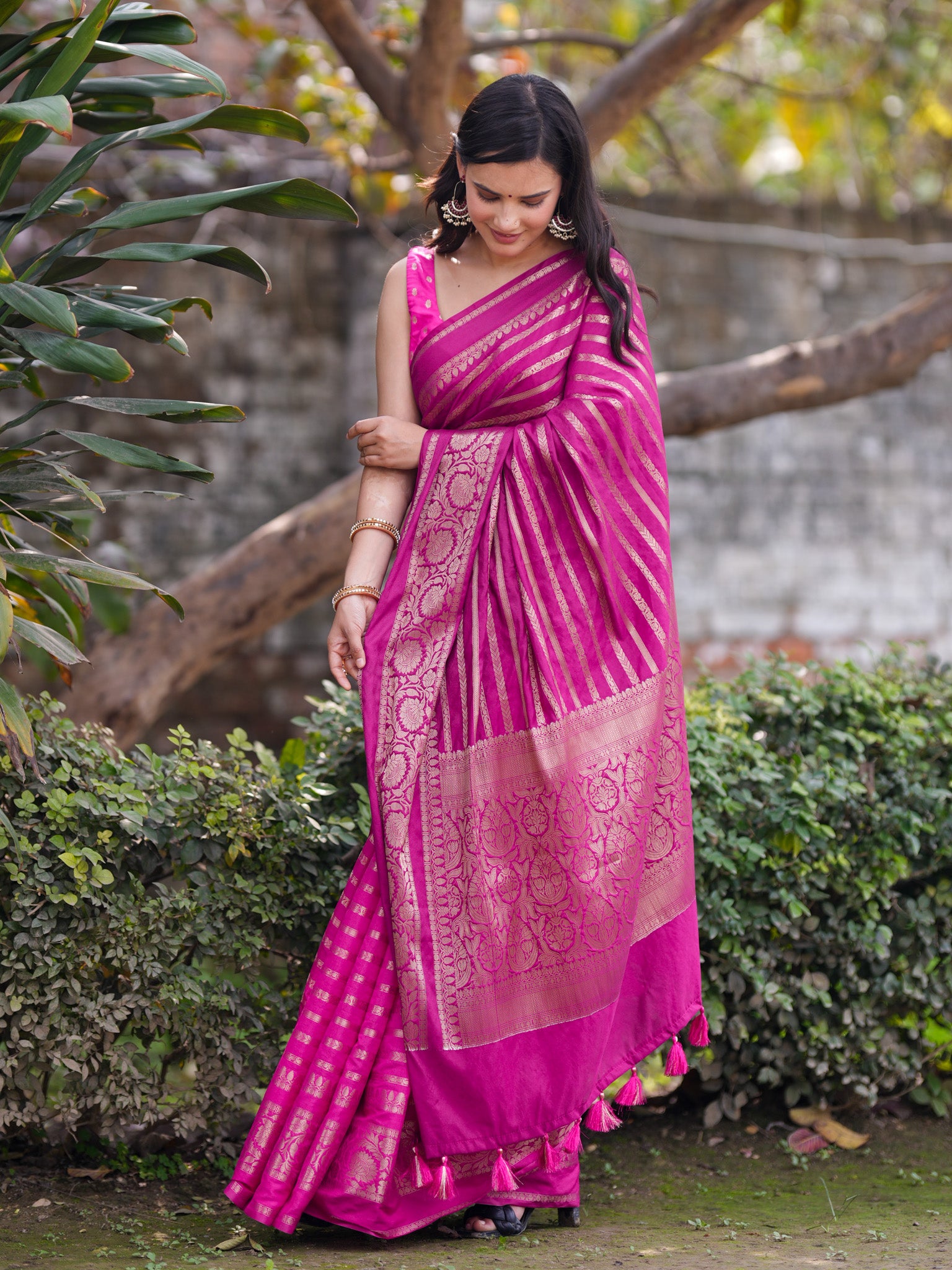 Banarasi Cotton Silk Saree With Zari Weaving & Border - Pink