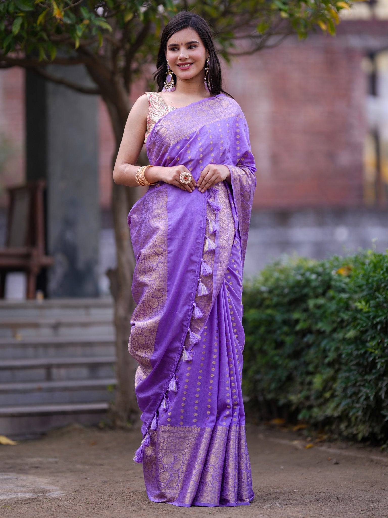 Banarasi Cotton Mix Saree With Buti & Zari Border - Lavender