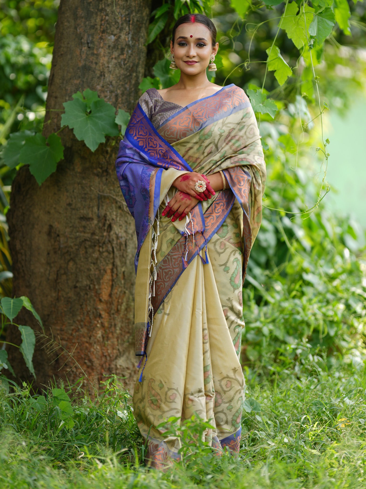 Banarasi Soft Cotton Saree With Contrast Border - Green