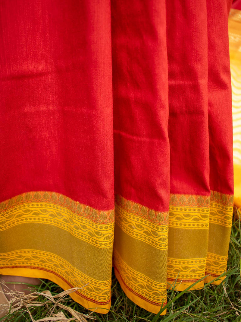 Banarasi Plain Semi Silk Saree With Contrast Border & Blouse-Red