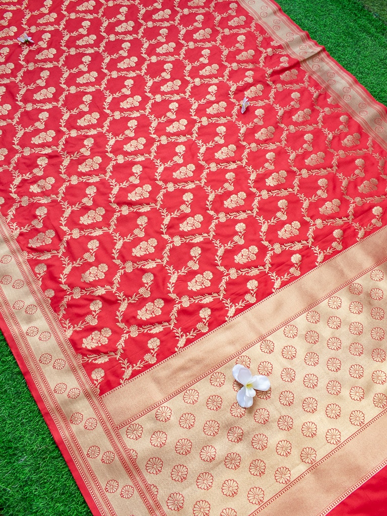 Banarasi Art Katan Silk Saree With Meena Floral Jaal Weaving-Red